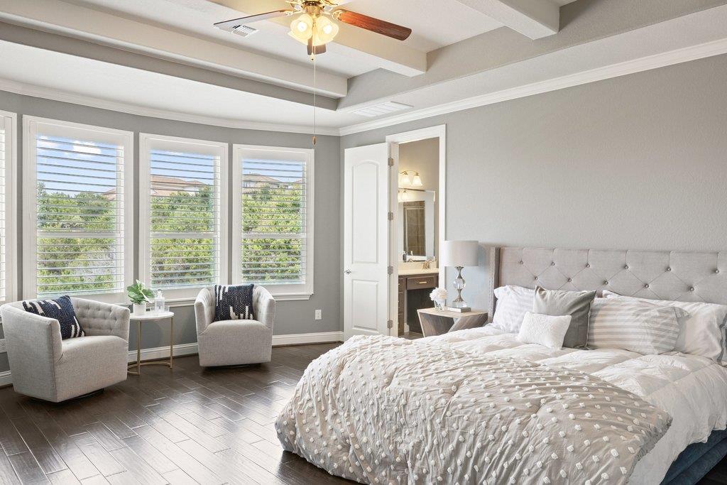 205 Woodlands CT