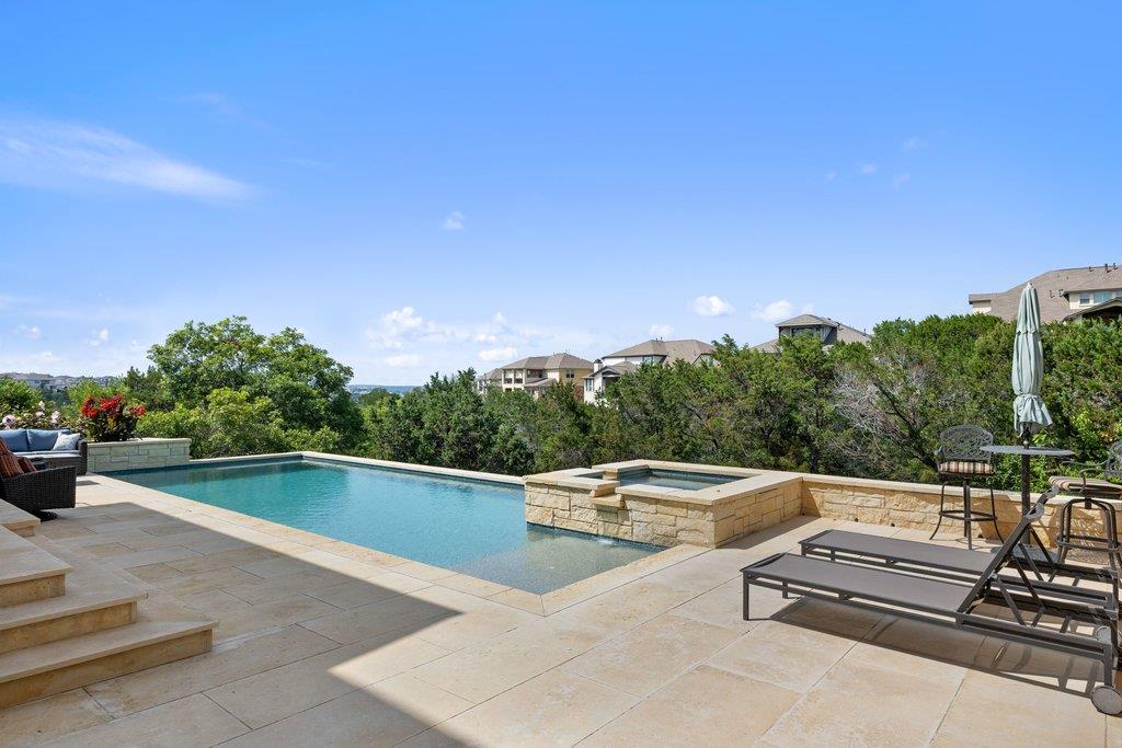 205 Woodlands CT