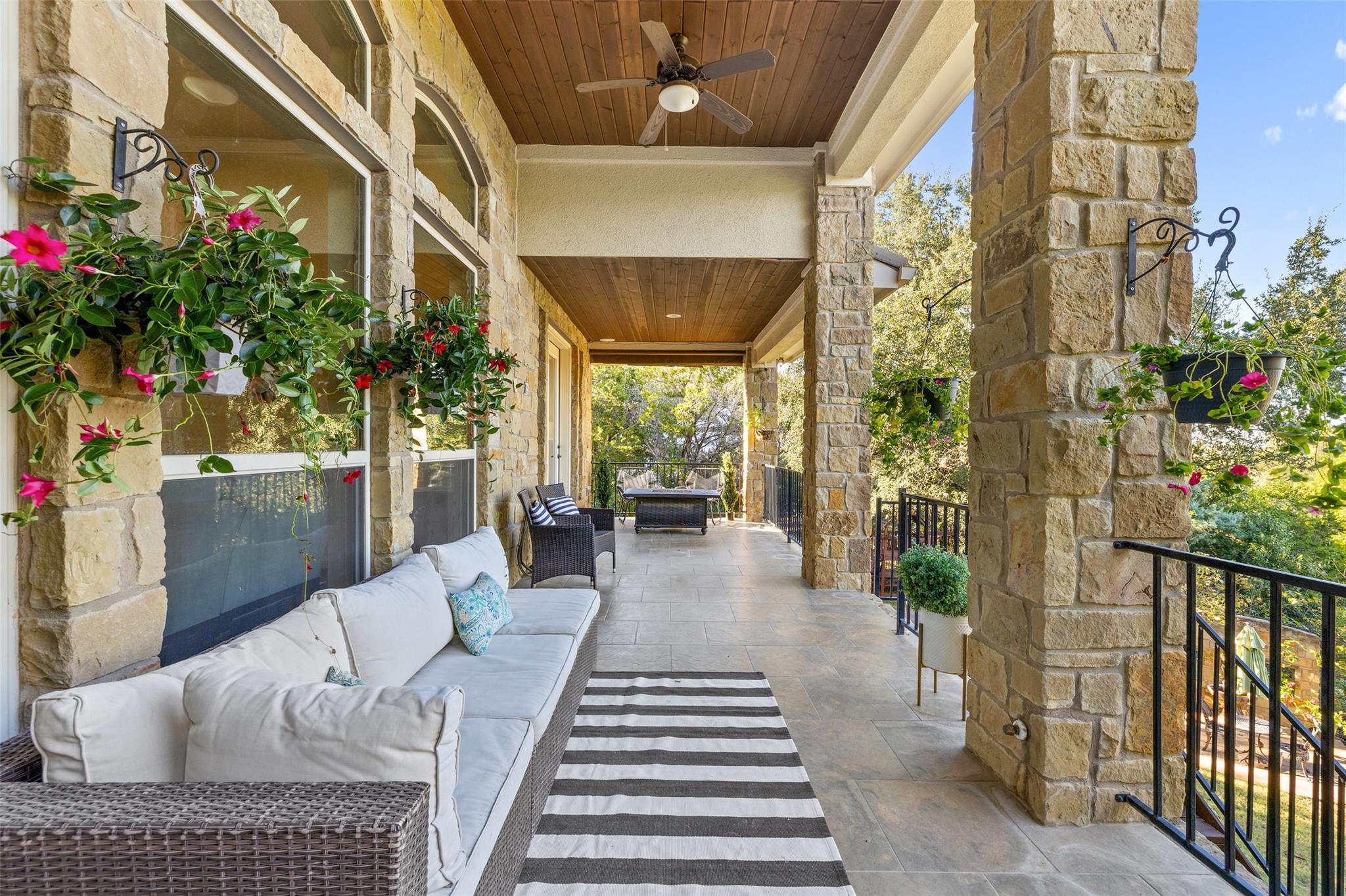 407 Bella Montagna CIR