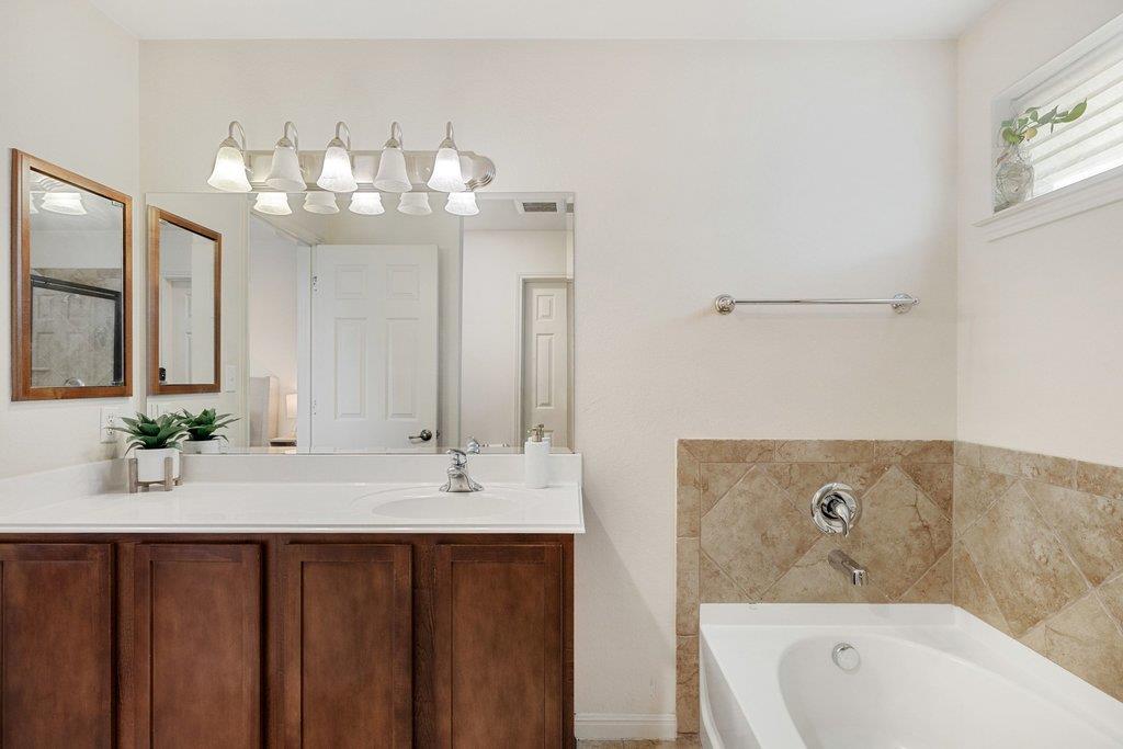 11508 Gossamer DR