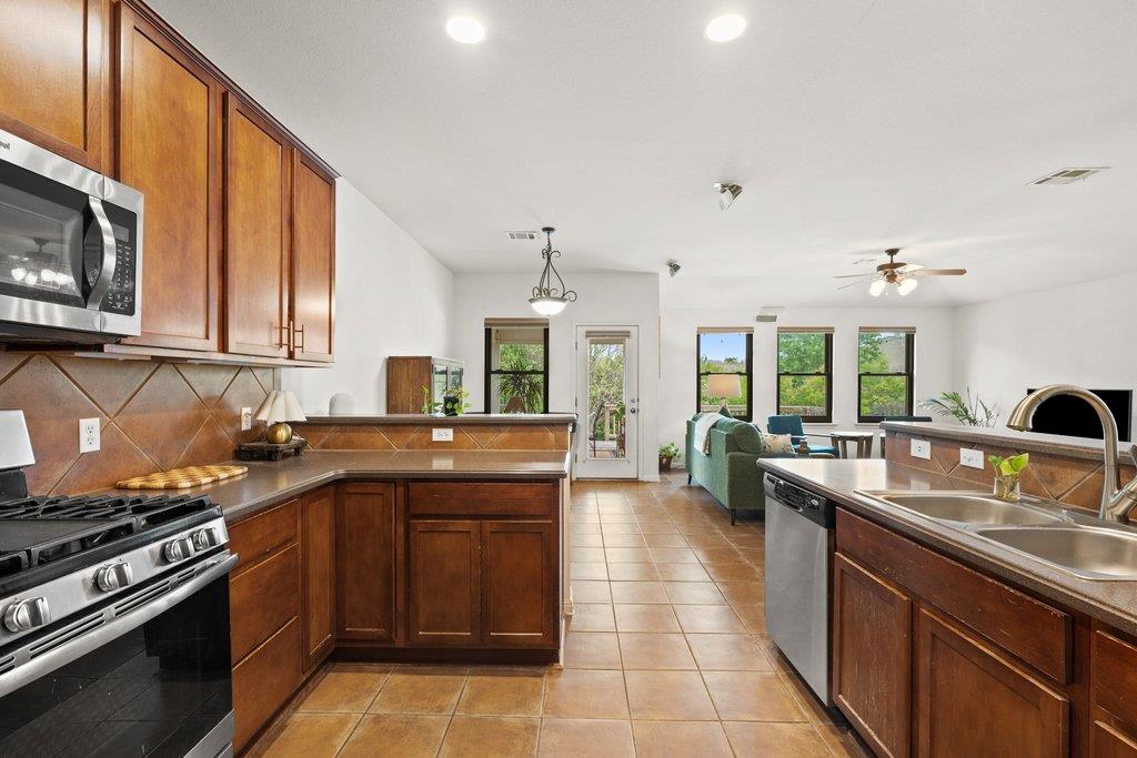 11508 Gossamer DR