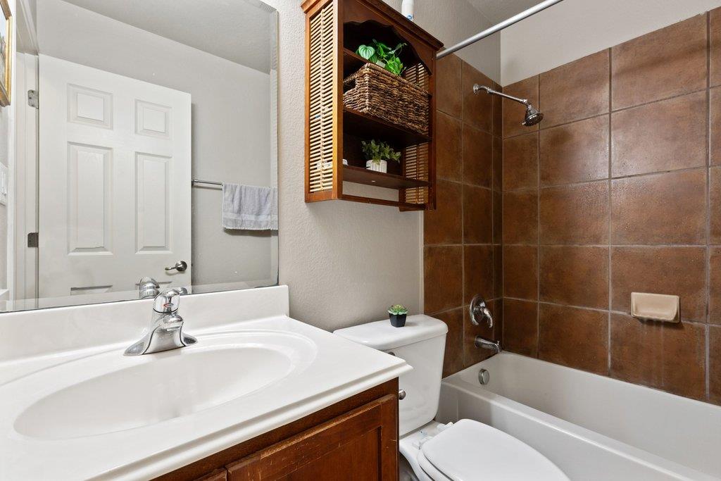 11508 Gossamer DR