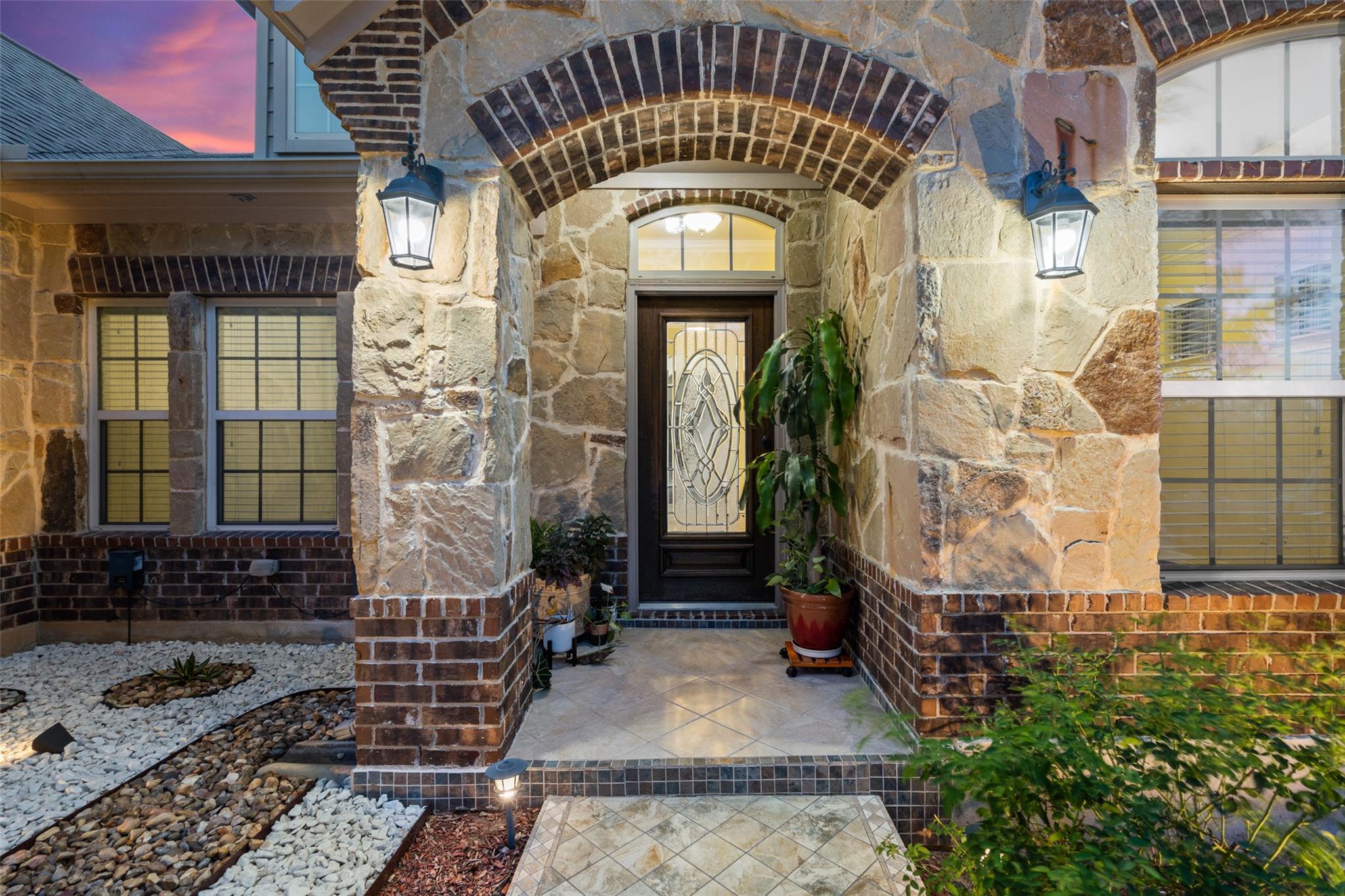 8704 Old Corral CV