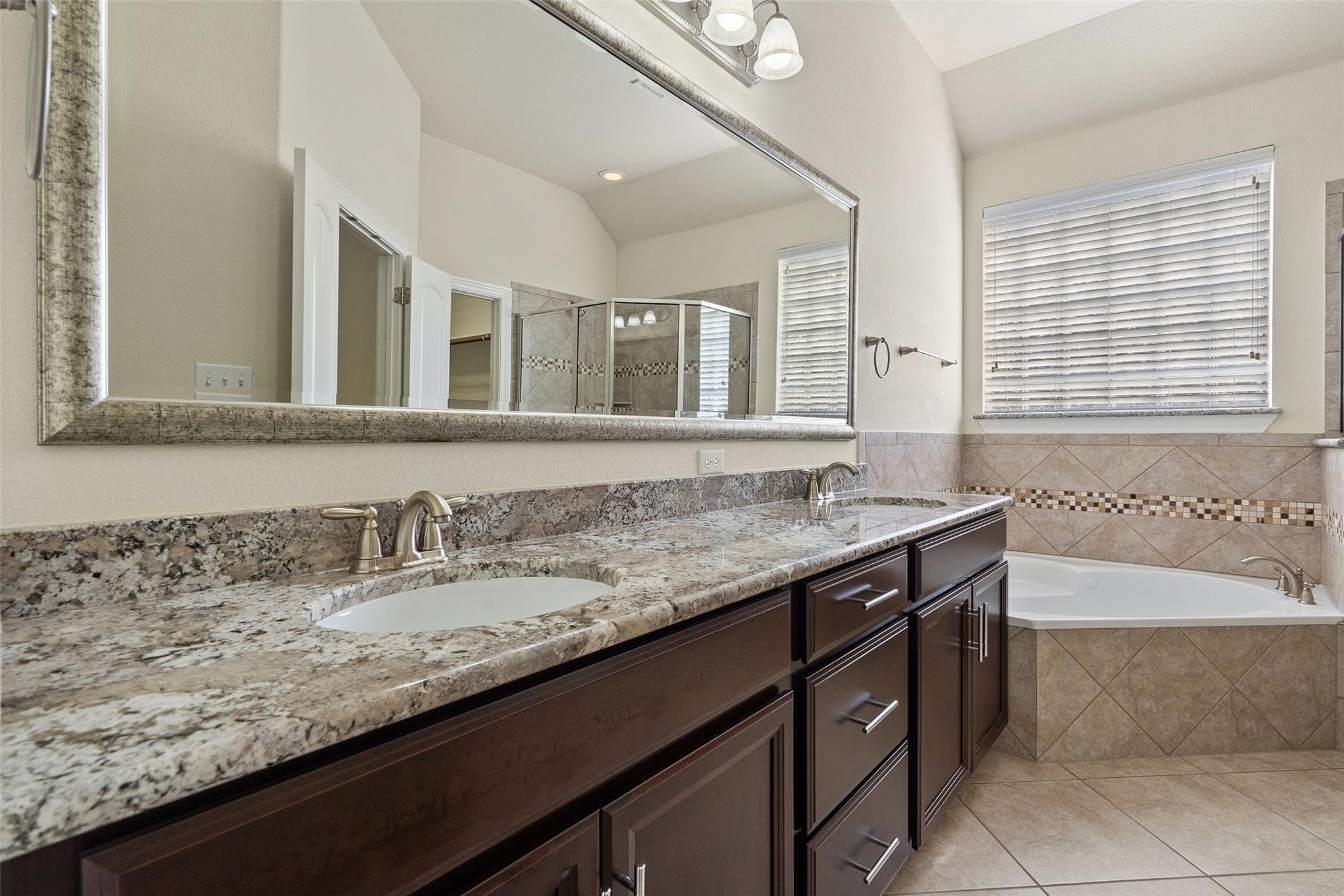 8704 Old Corral CV