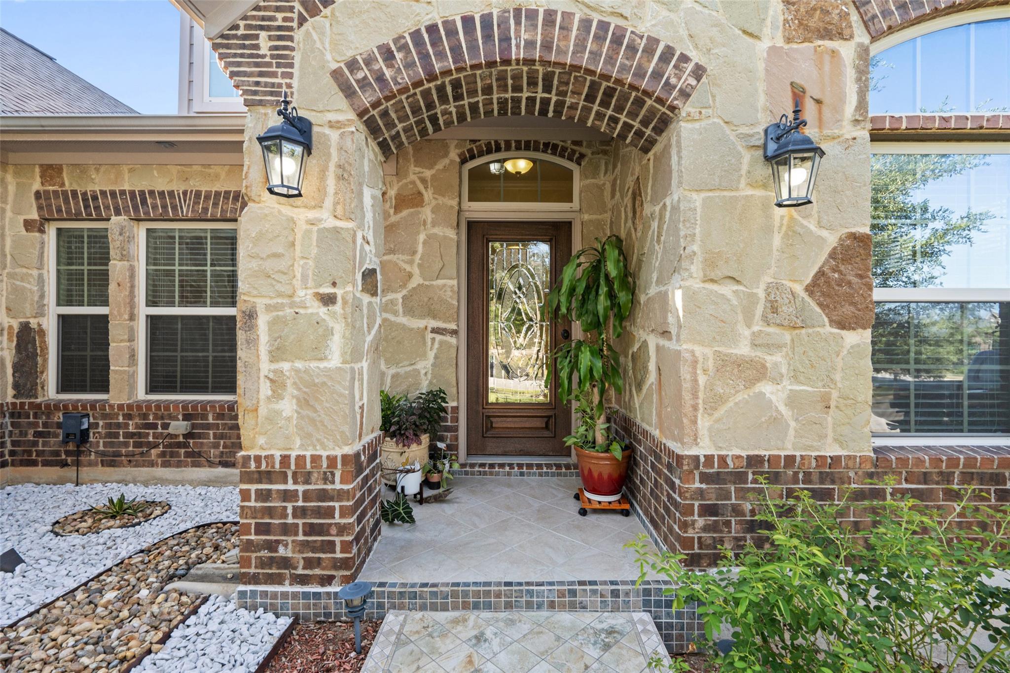 8704 Old Corral CV