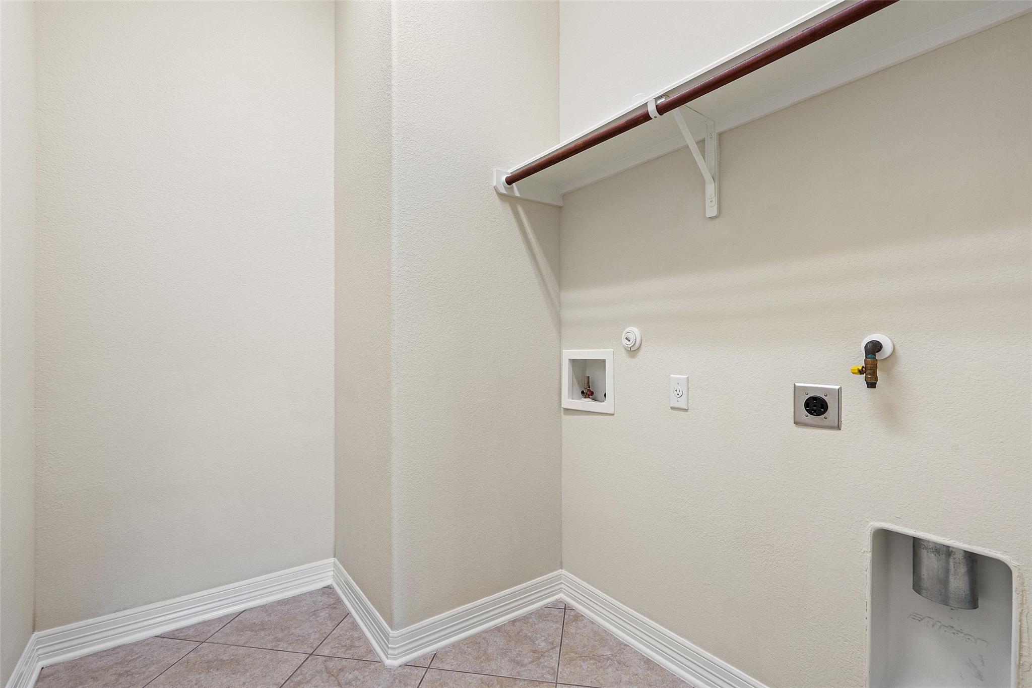 8704 Old Corral CV