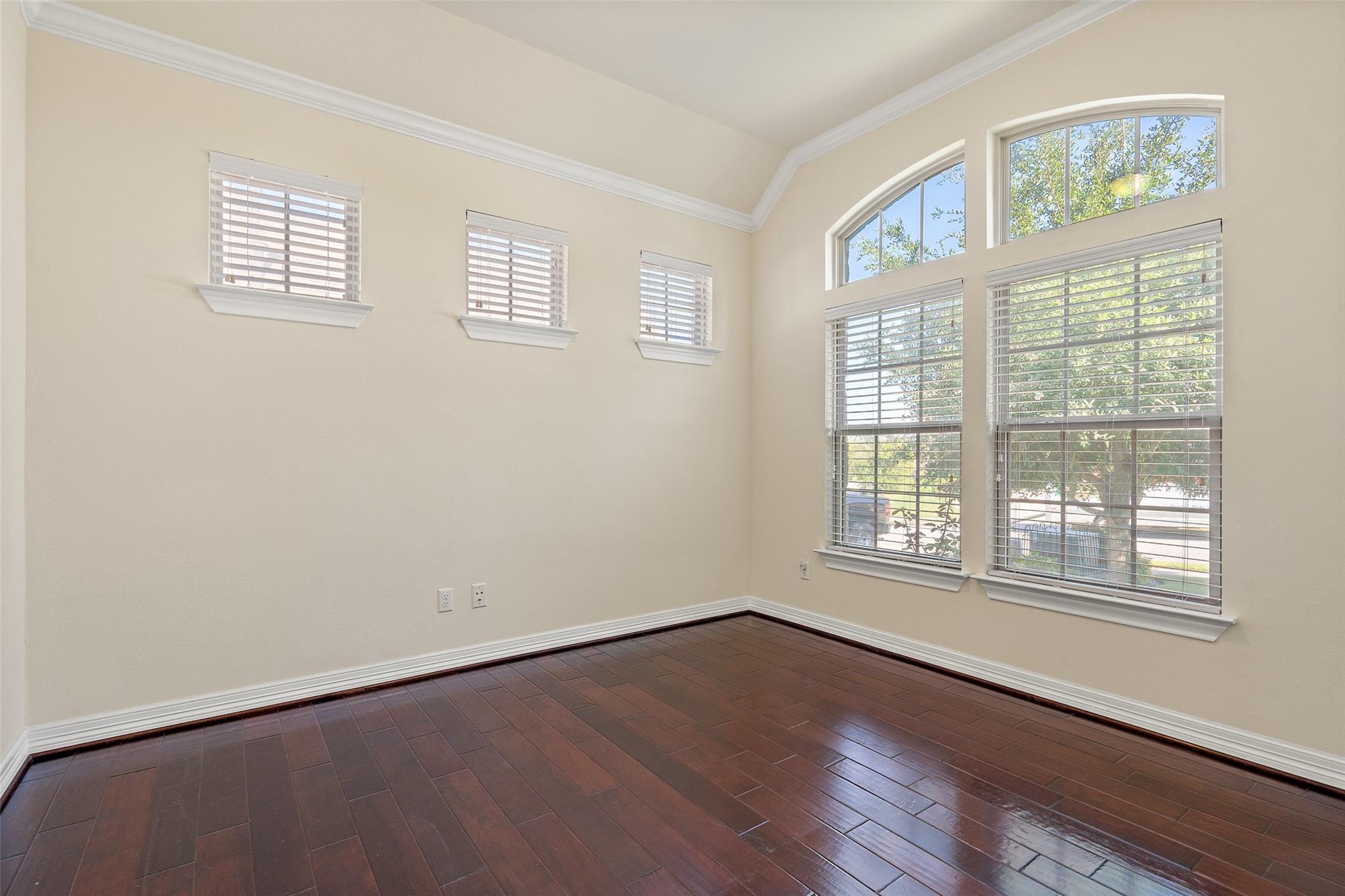 8704 Old Corral CV