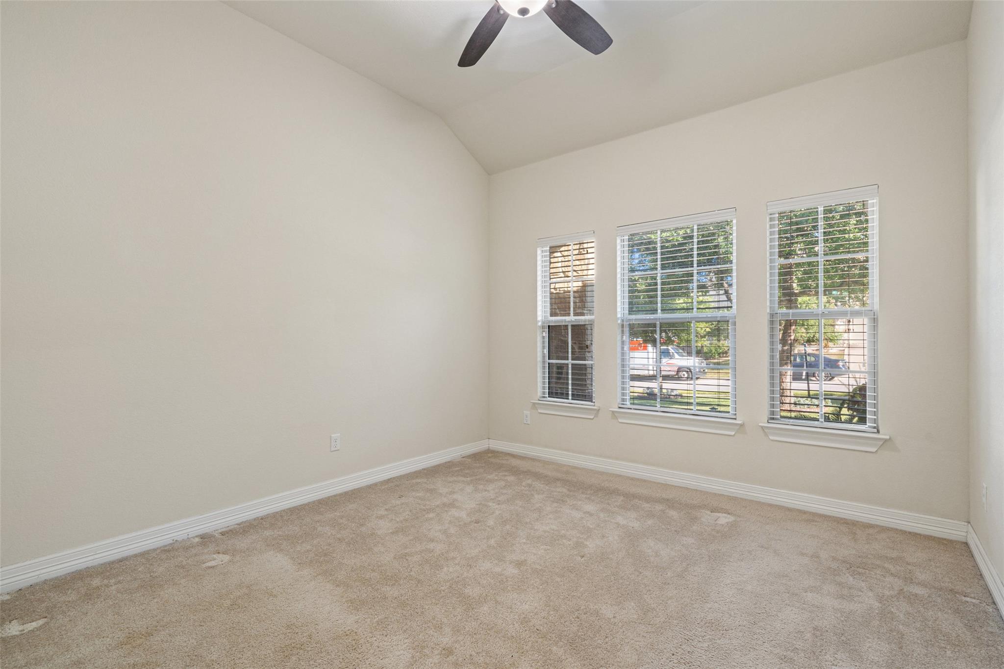 8704 Old Corral CV