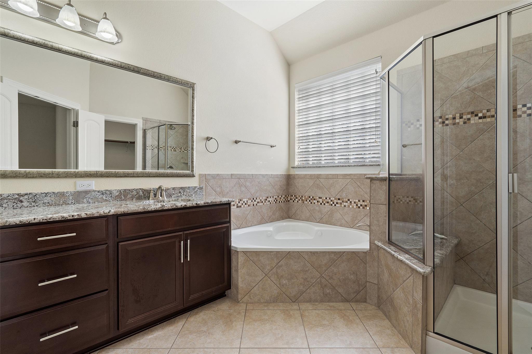 8704 Old Corral CV