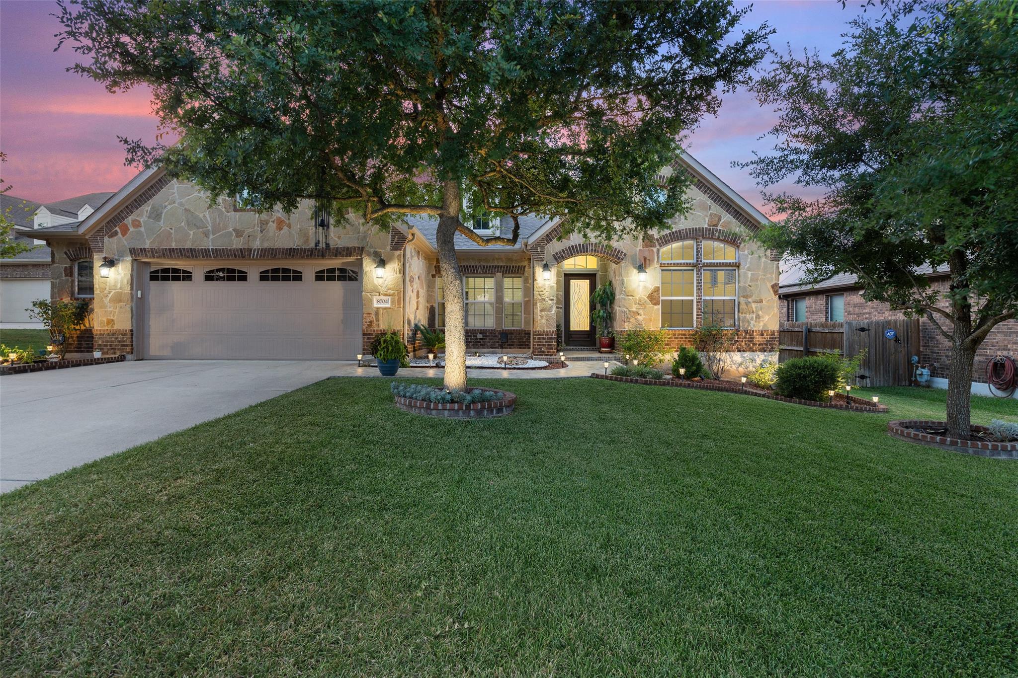 8704 Old Corral CV