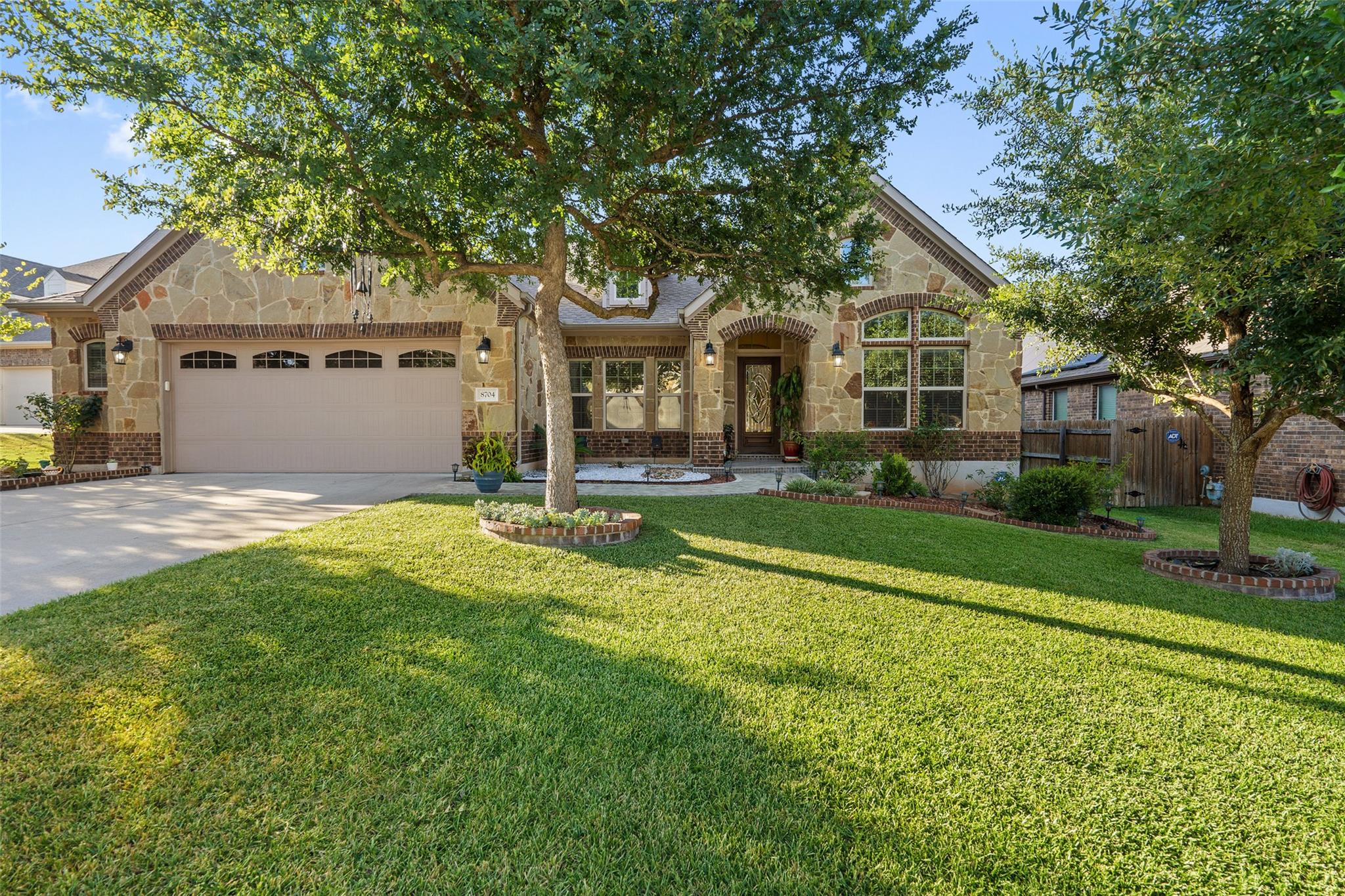 8704 Old Corral CV