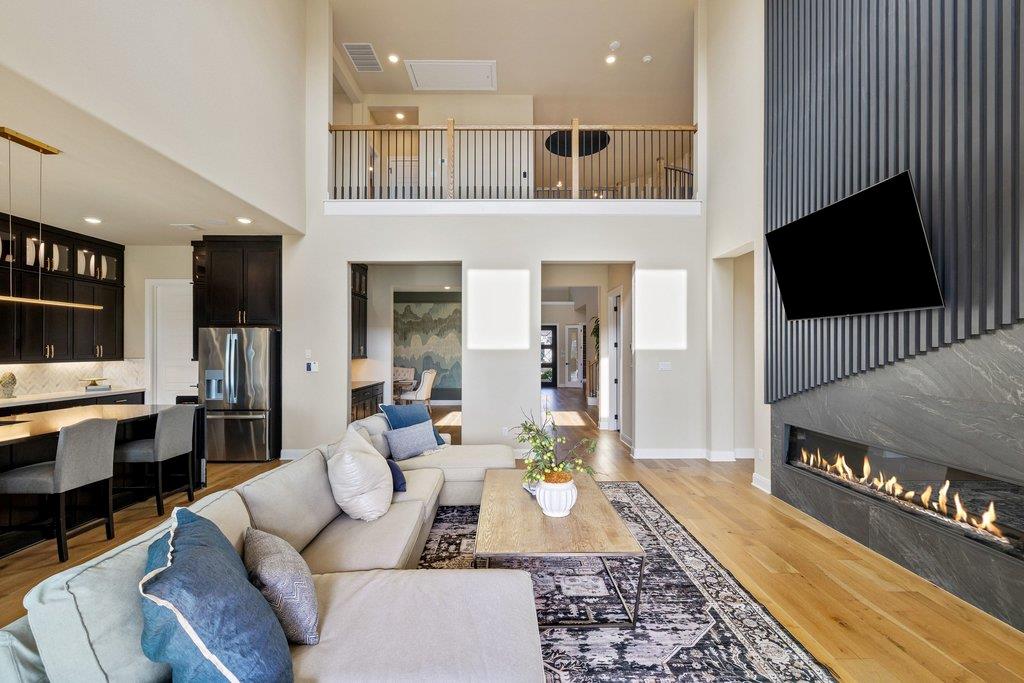 1300 Shelby LN