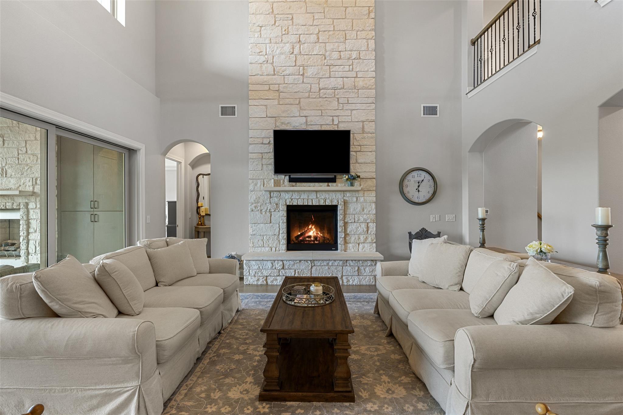 206 Barbuda DR