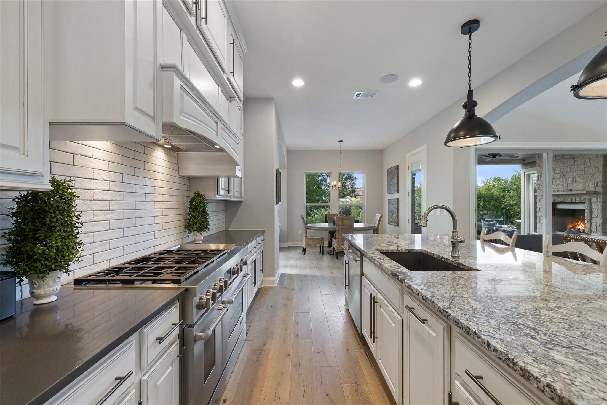206 Barbuda DR