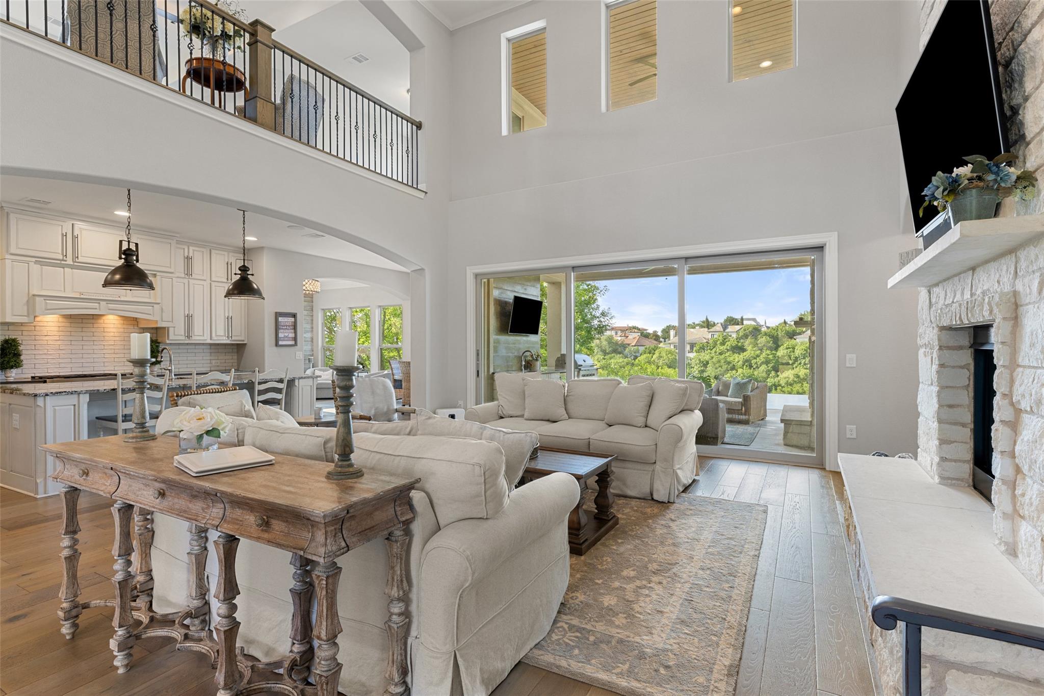 206 Barbuda DR