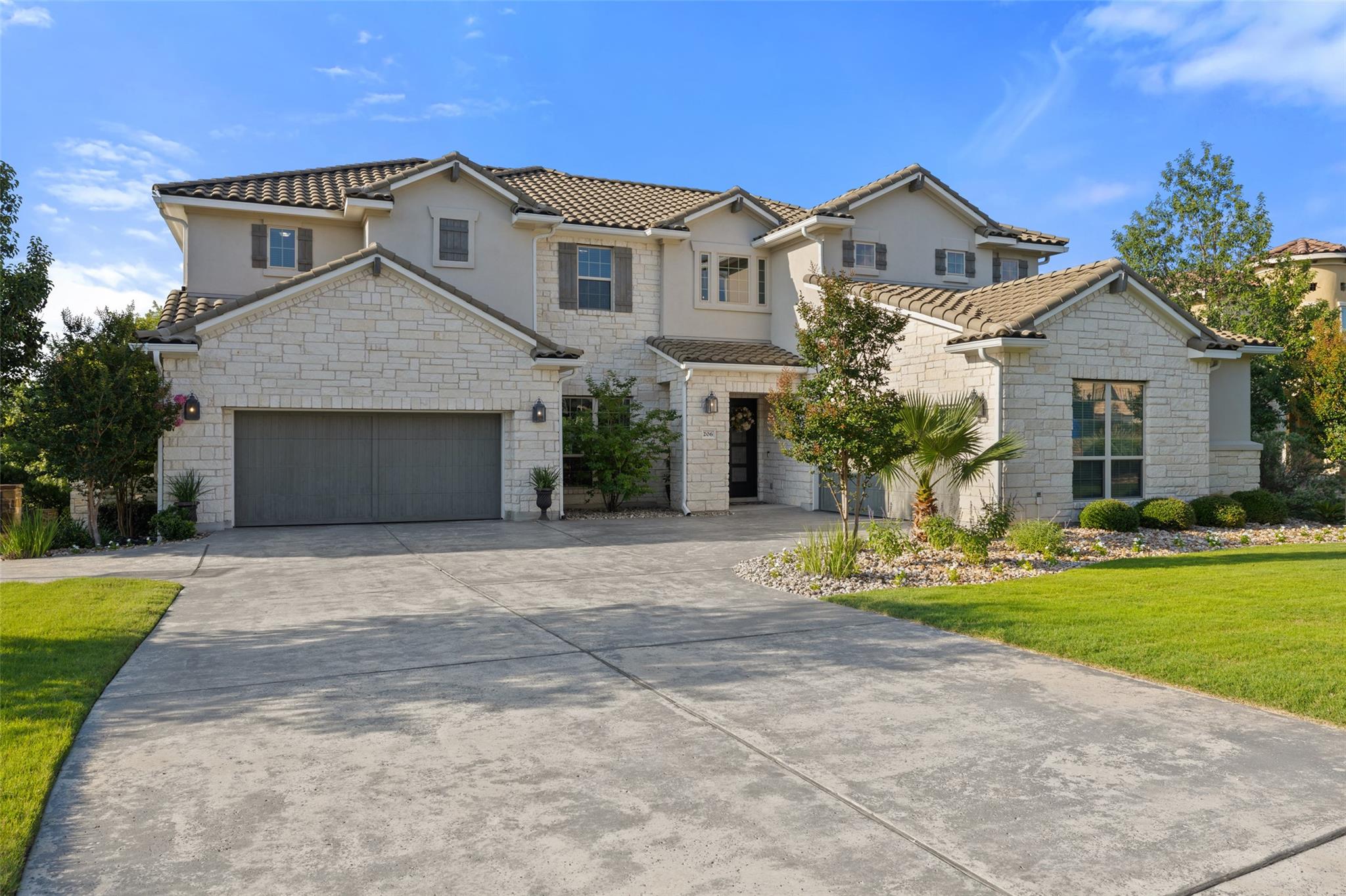 206 Barbuda DR