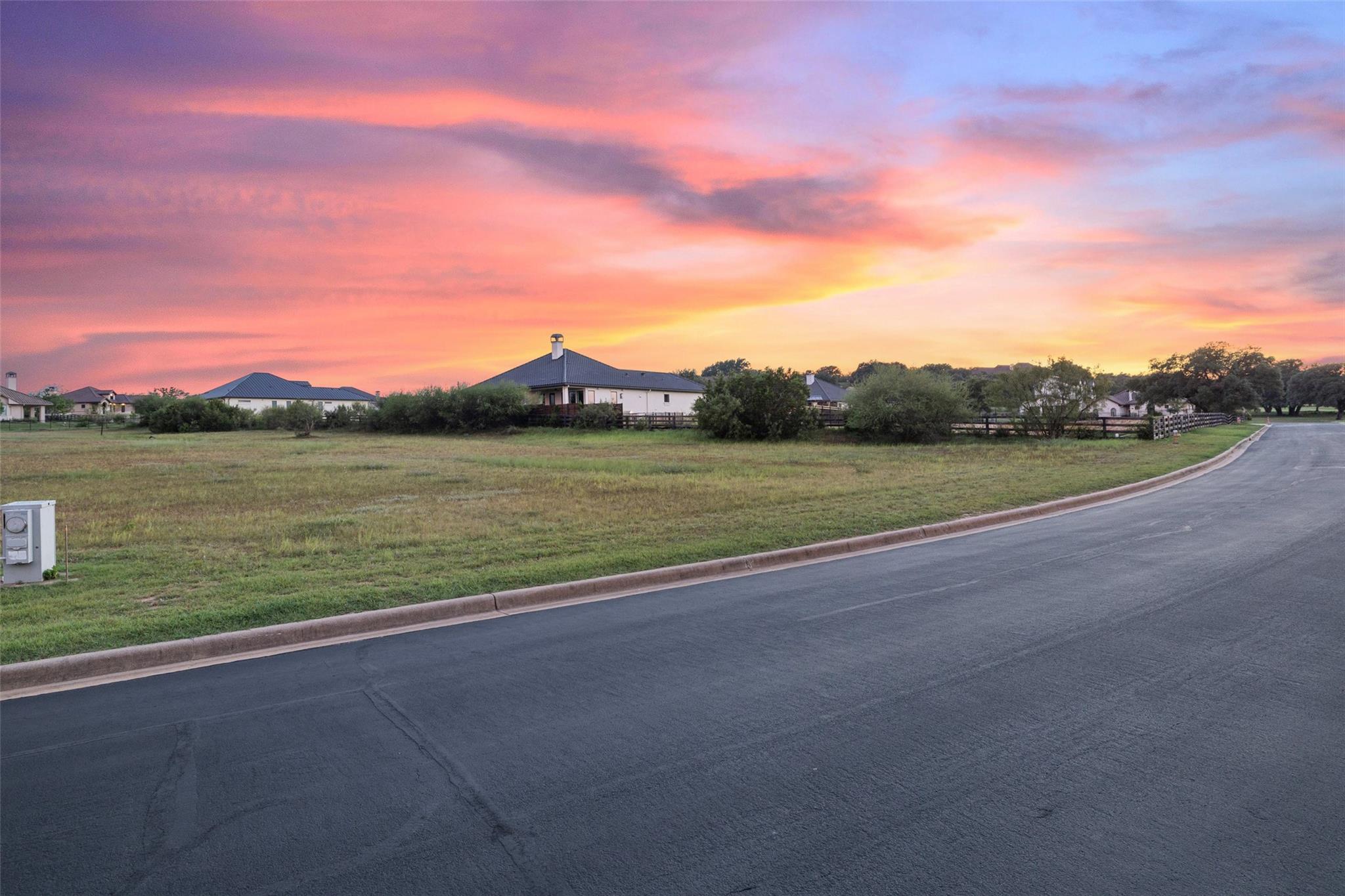 26605 Woodpecker TRL