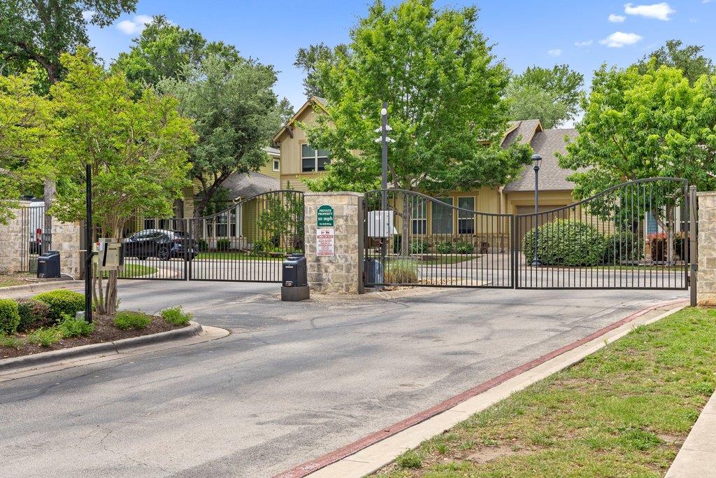 10903 Rock Island DR