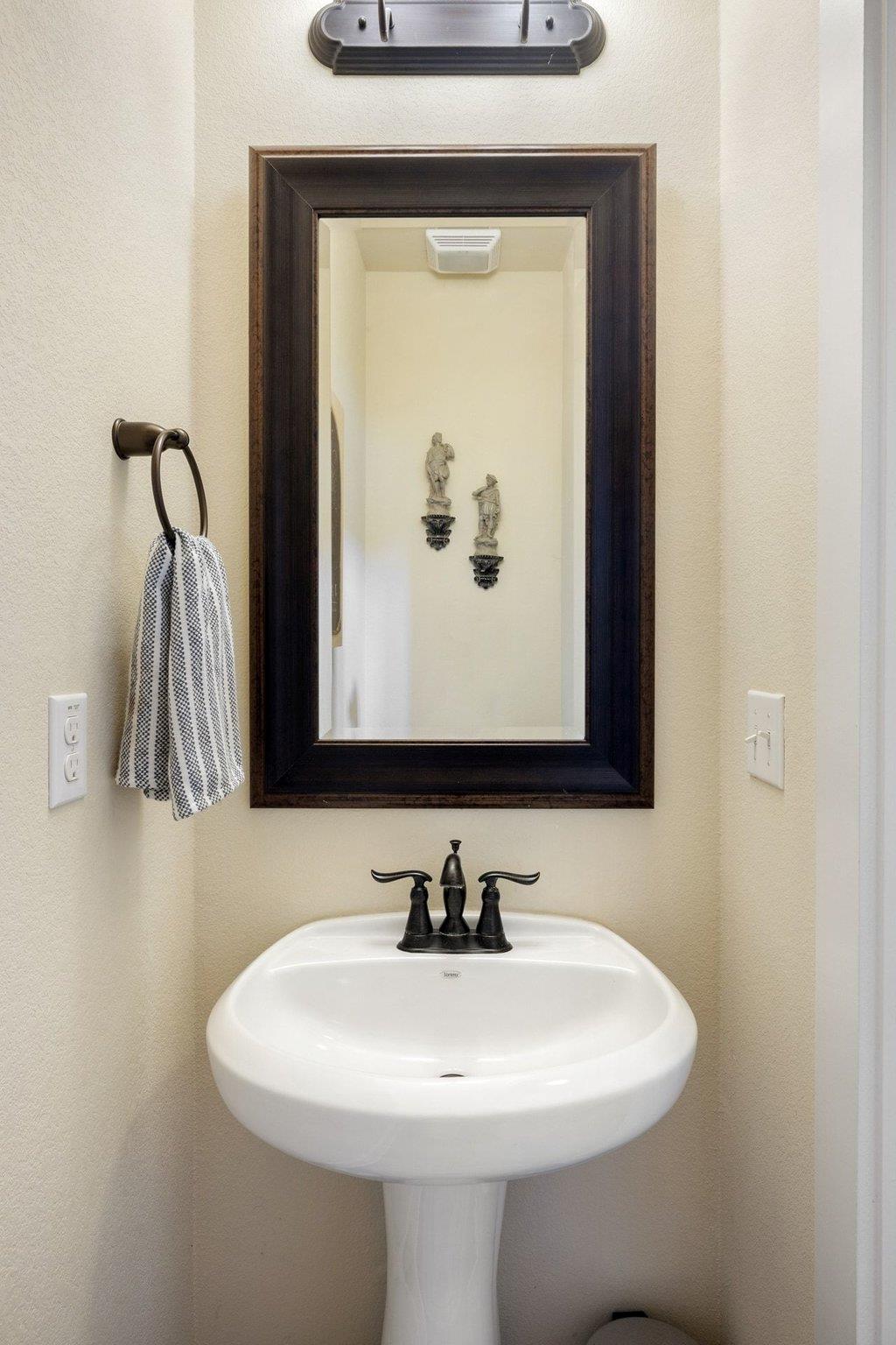 10903 Rock Island DR