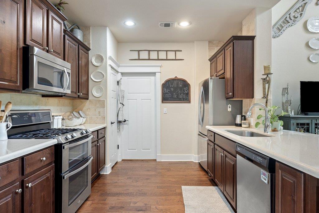 10903 Rock Island DR