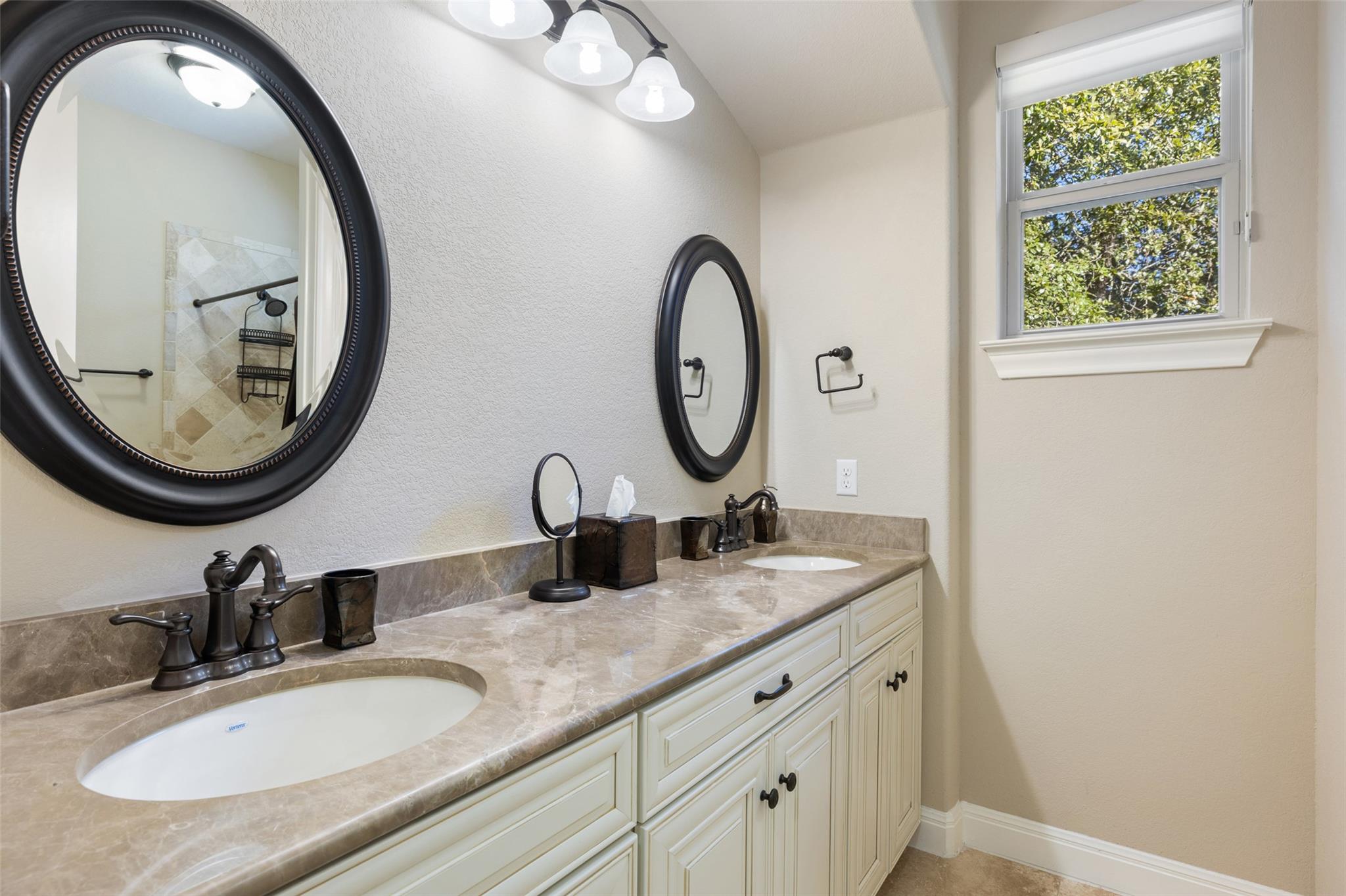 407 Bella Montagna CIR