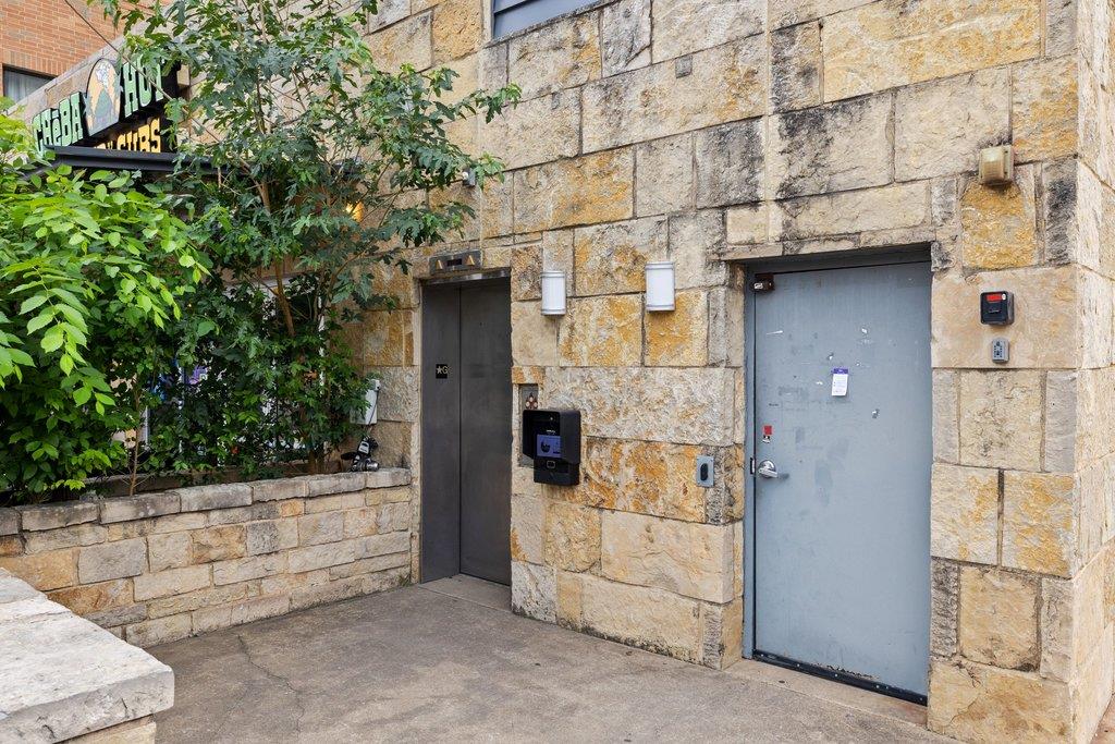 3016 Guadalupe ST # 303