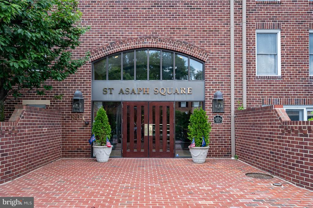 801 S PITT STREET 418