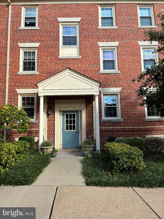 511 BASHFORD LANE Unit: 5