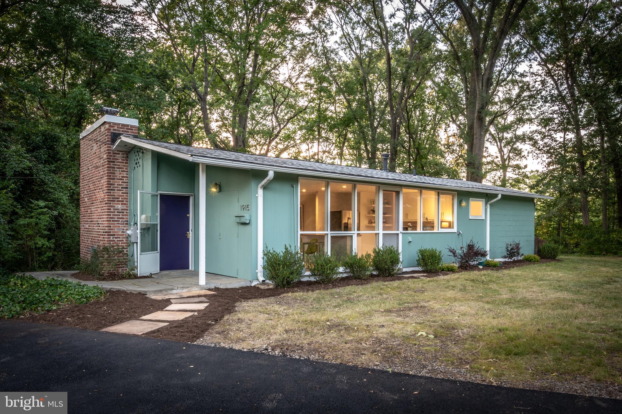1915 MARTHAS ROAD