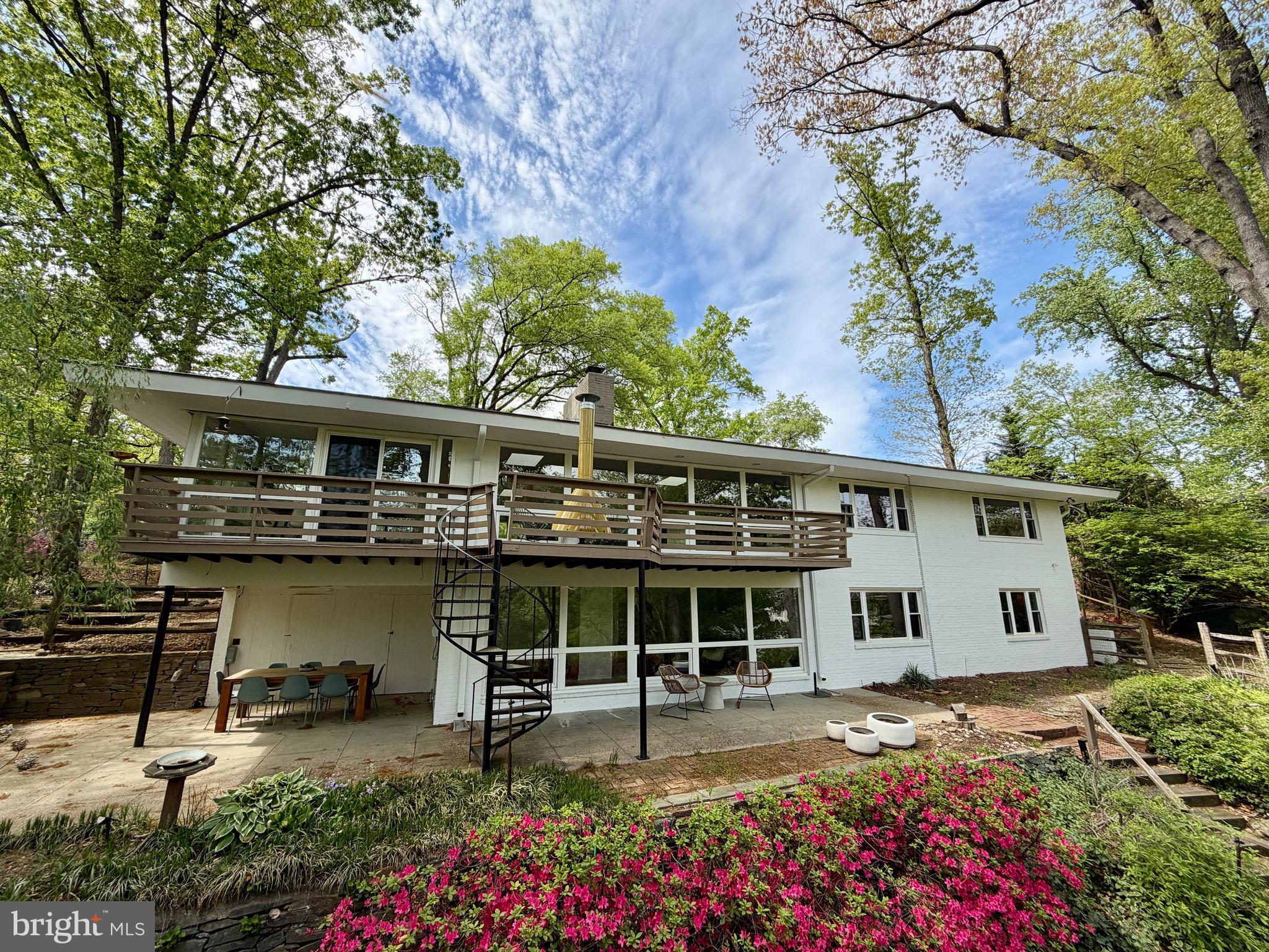 6124 BEACHWAY DRIVE