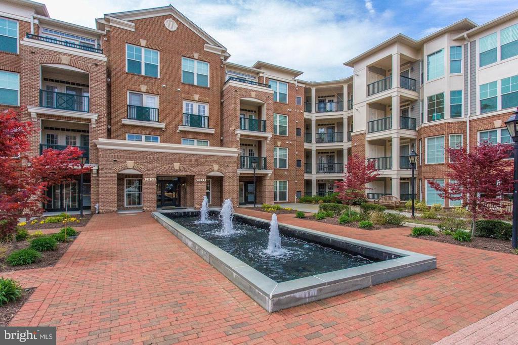 2907 SAINTSBURY PLAZA Unit: 404