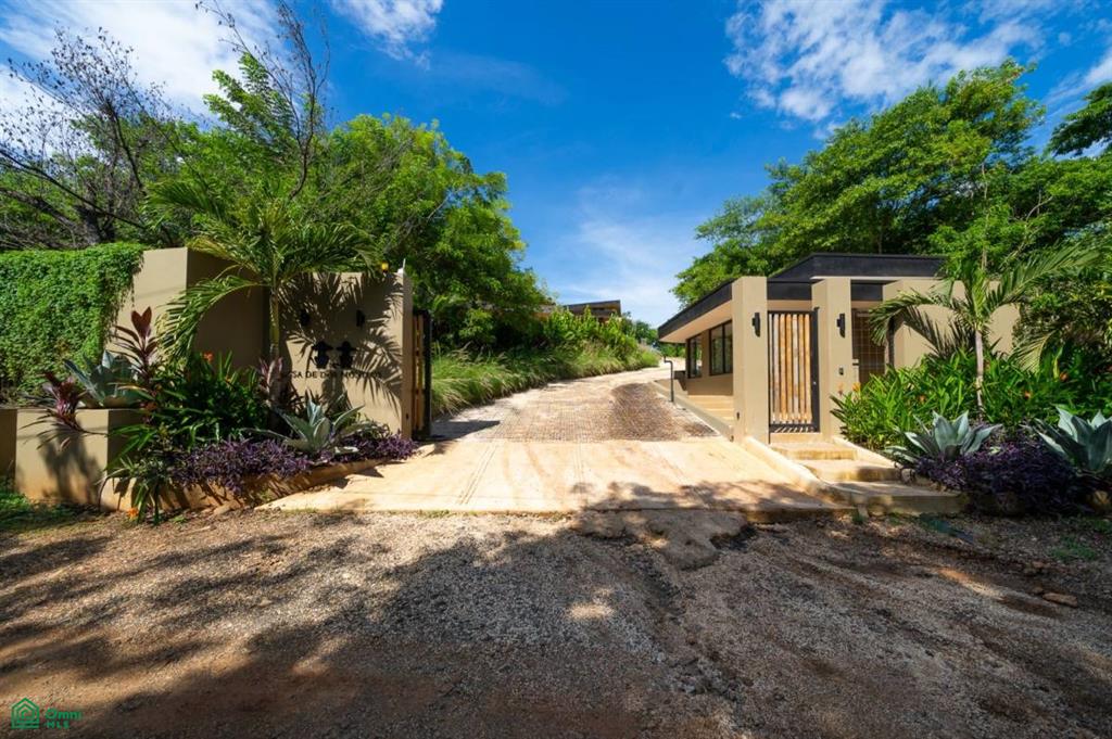 Calle Pots and Bowls , Playa Grande, Guanacaste