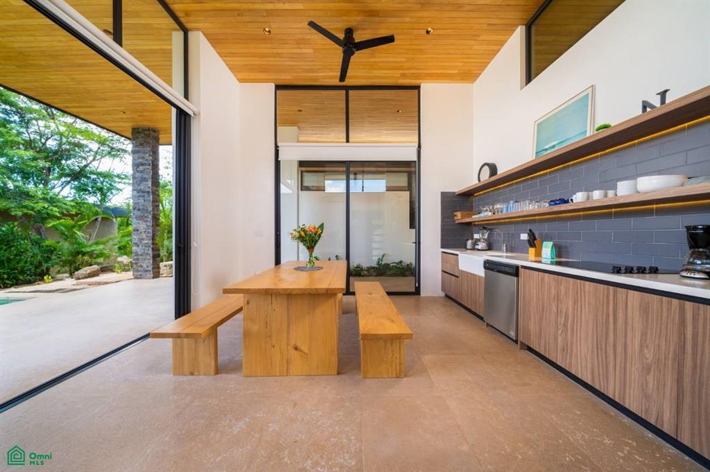 Calle Pots and Bowls , Playa Grande, Guanacaste