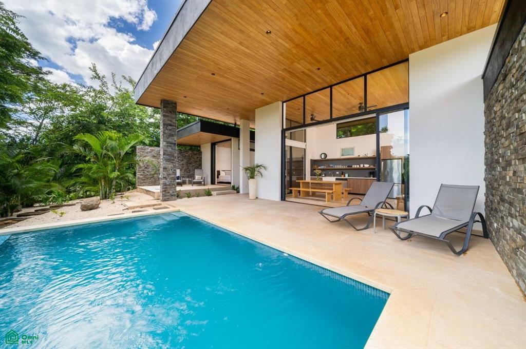 Calle Pots and Bowls , Playa Grande, Guanacaste