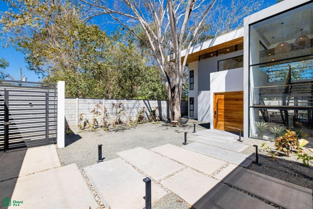 Casa AmberJack – Modern Elegance & Income Opportunity in Surfside, Potrero Lot 10, Cabo Velas, Guanacaste