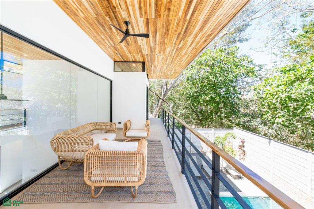 Casa AmberJack – Modern Elegance & Income Opportunity in Surfside, Potrero Lot 10, Cabo Velas, Guanacaste