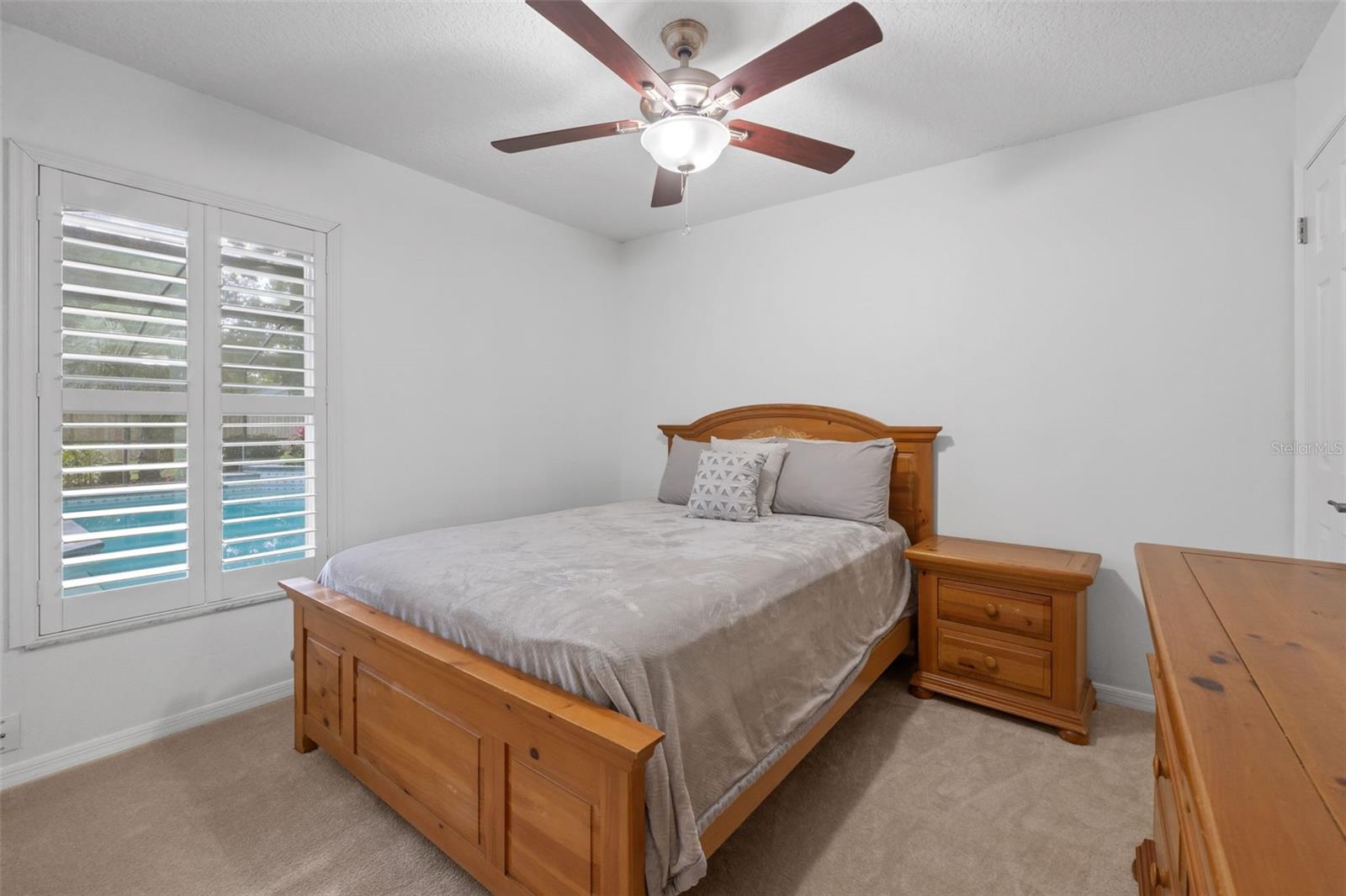 4801 BREEZY PALMS CT