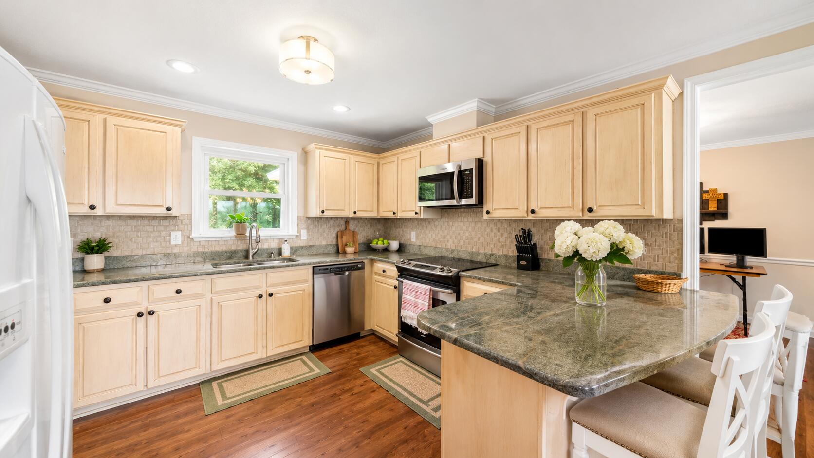 1310 Carlis Lane