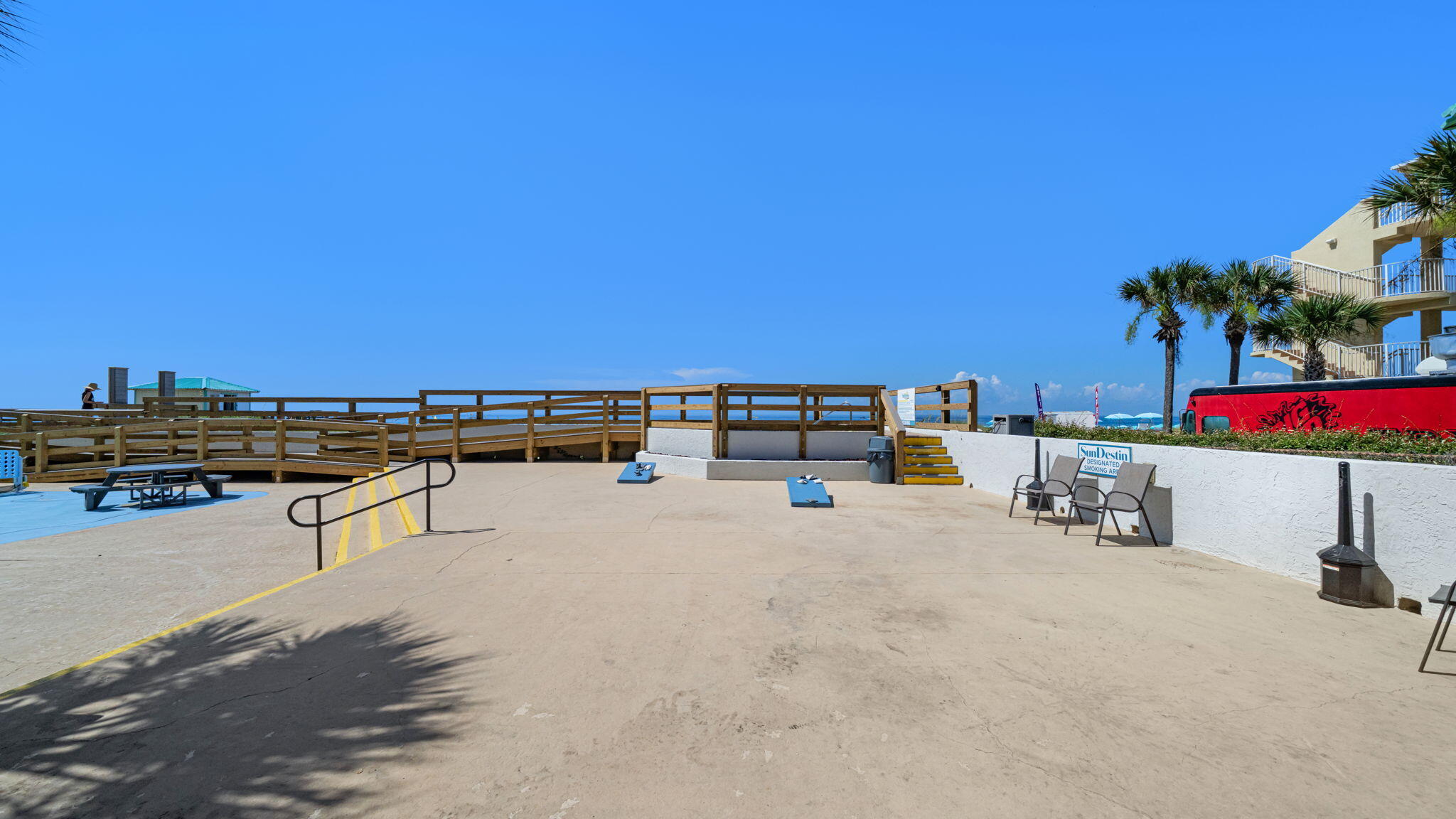 1040 E Highway 98 818