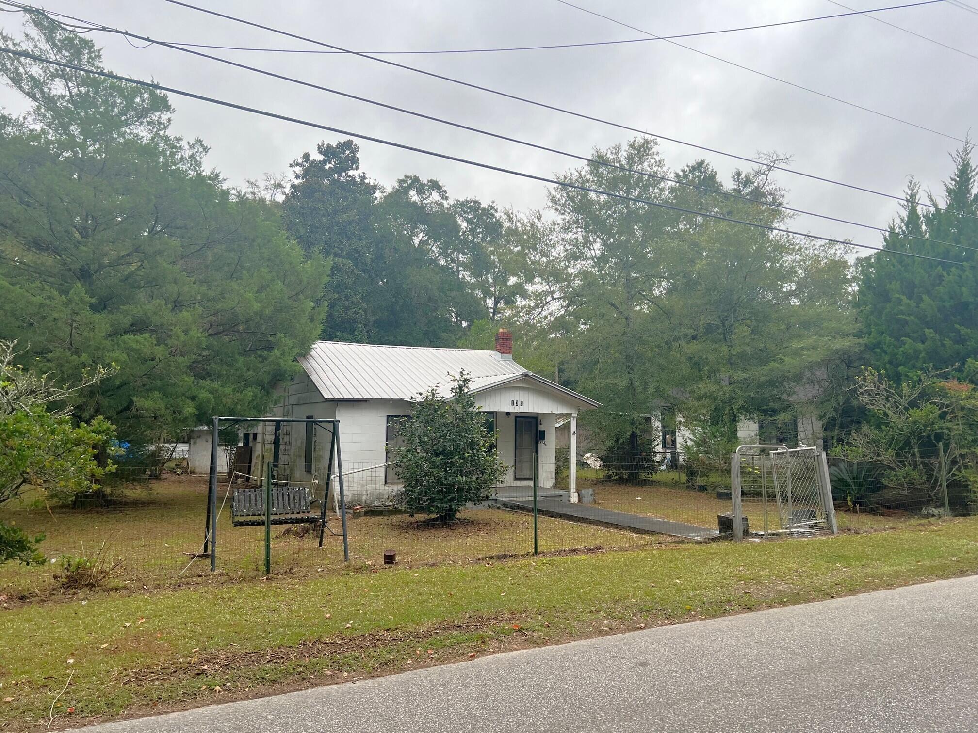 135 & 147 Florence Street, DeFuniak Springs