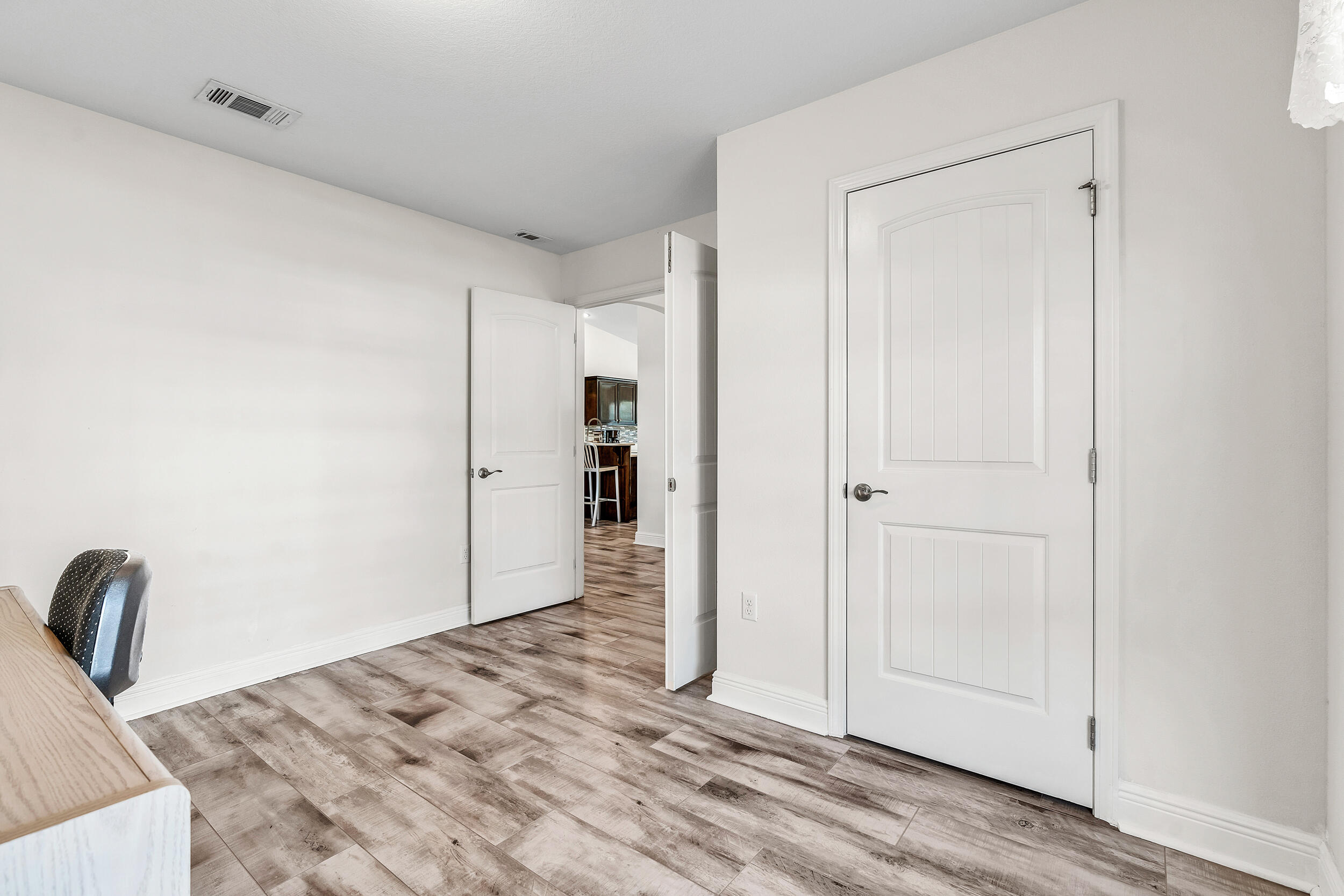 1954 W Hewett Road