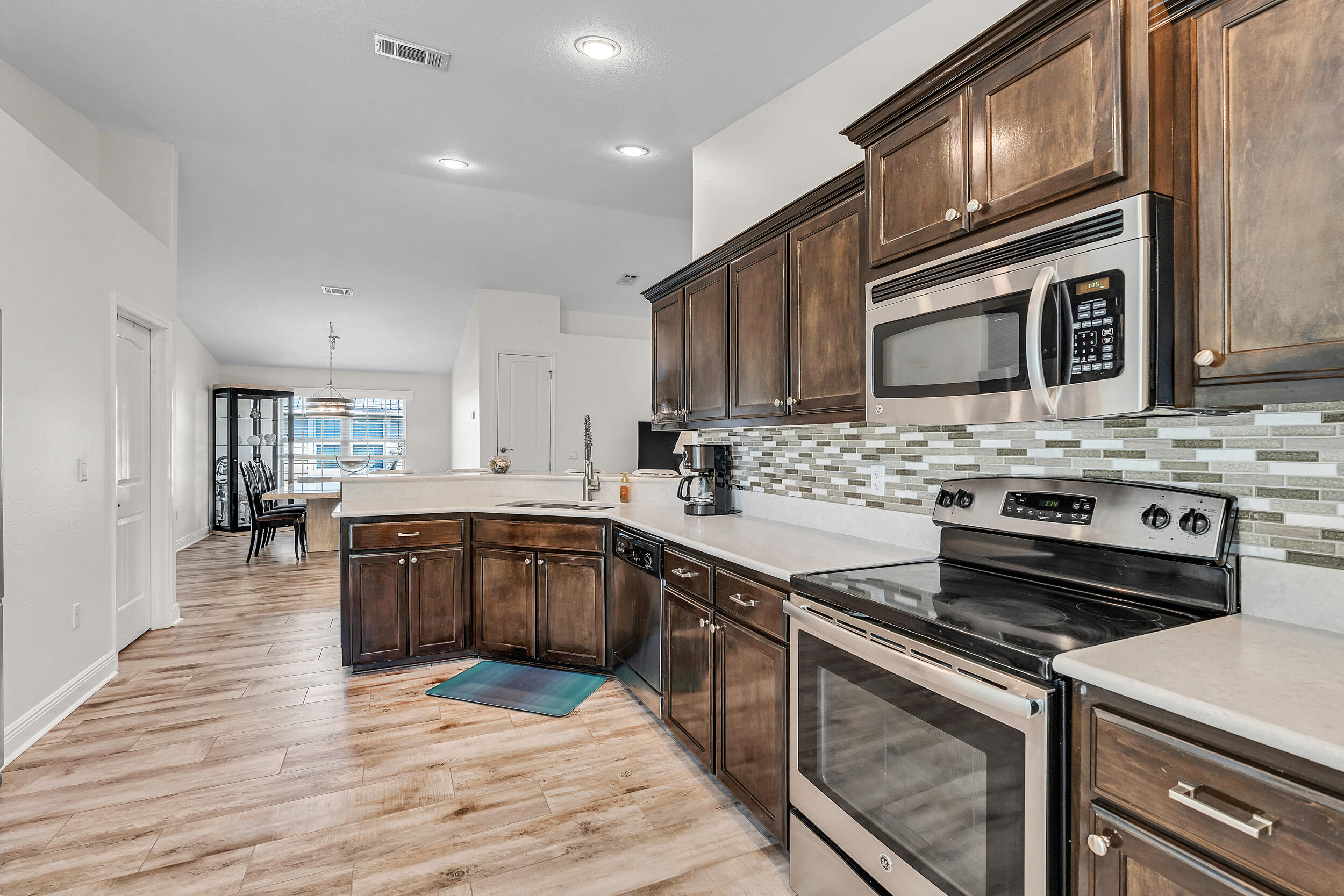 1954 W Hewett Road