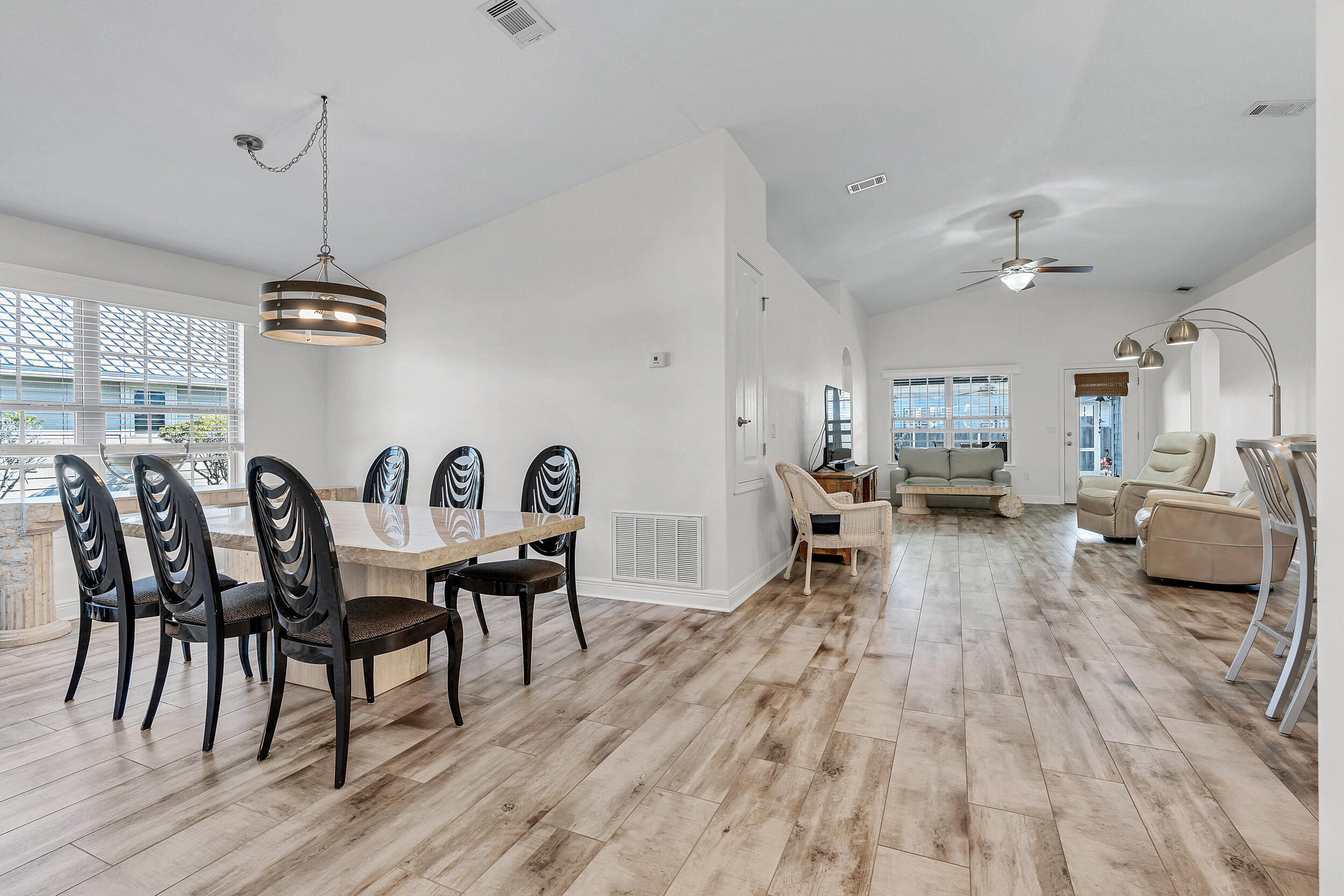 1954 W Hewett Road