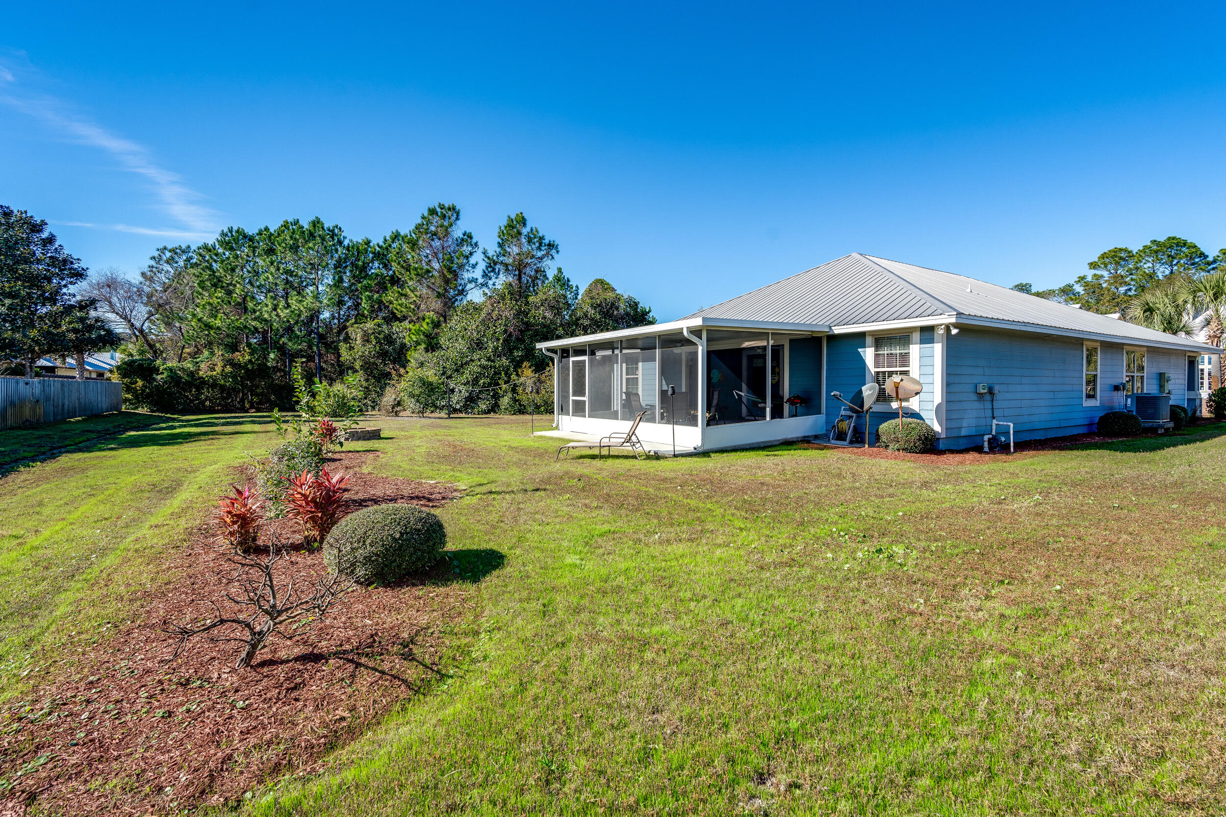 1954 W Hewett Road