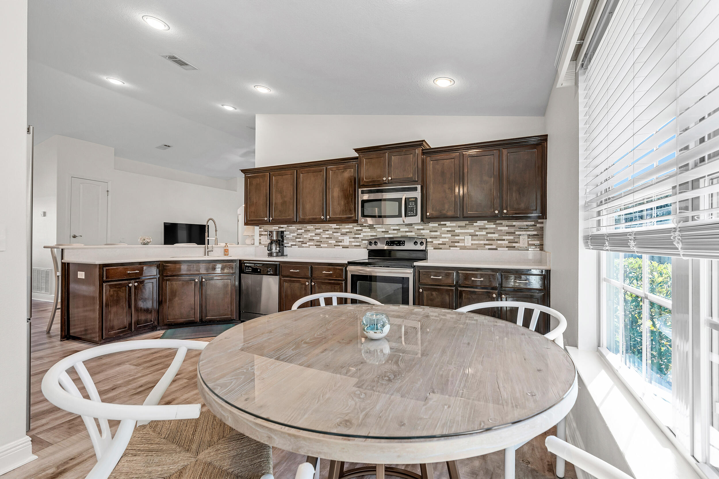 1954 W Hewett Road