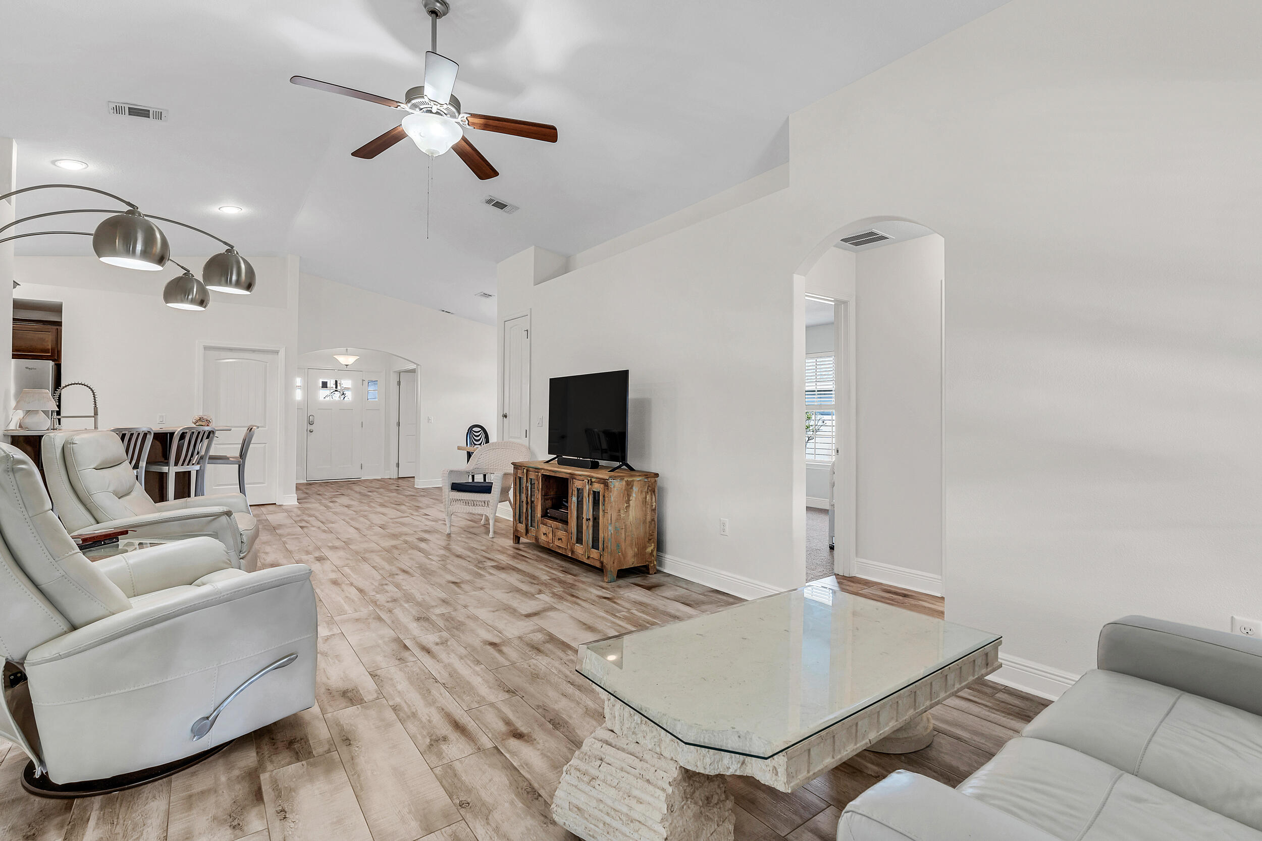 1954 W Hewett Road