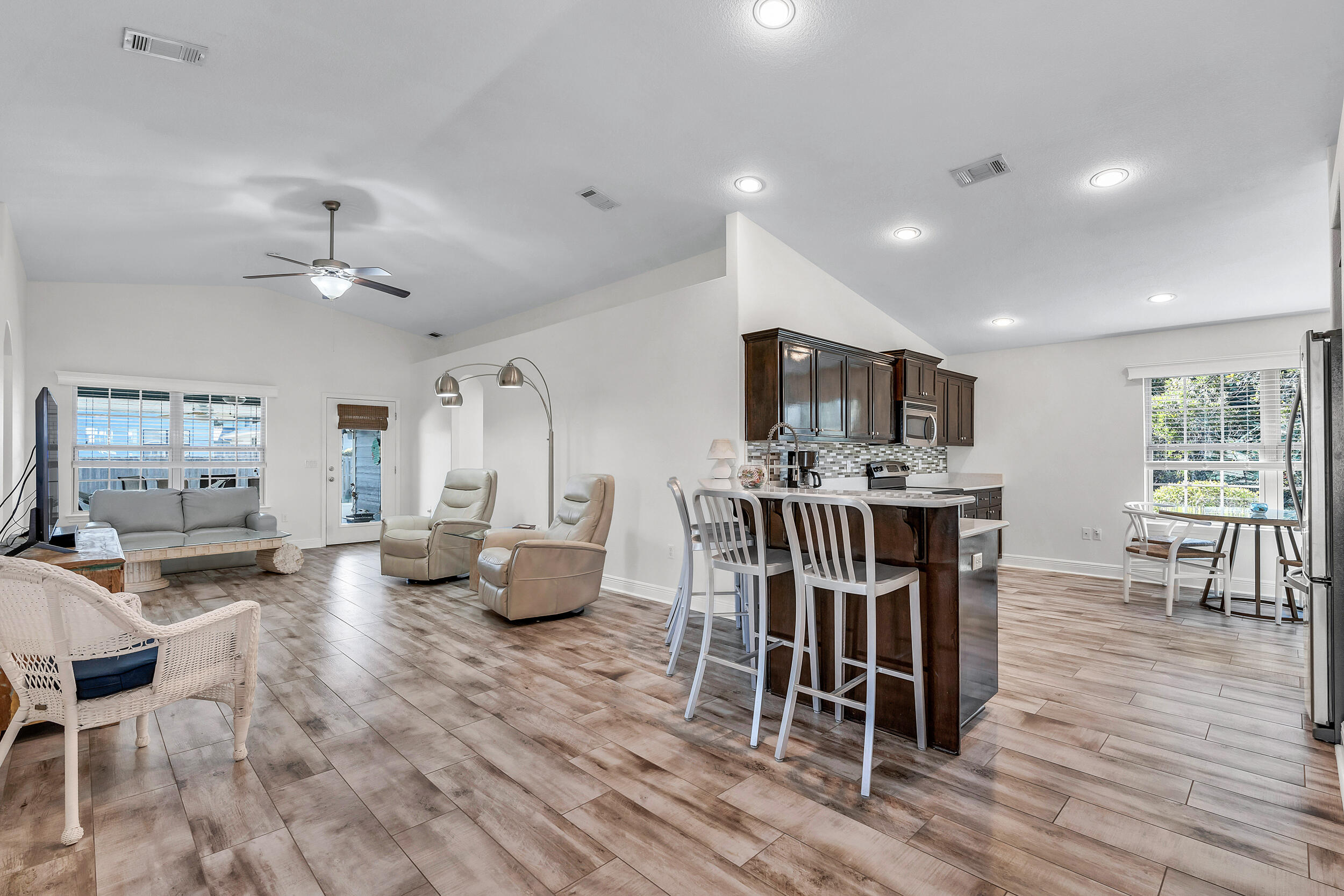 1954 W Hewett Road