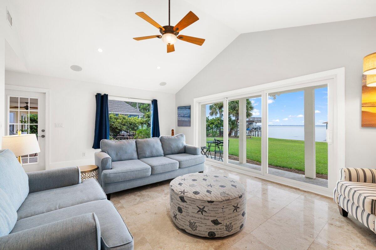31 Bayshore Drive
