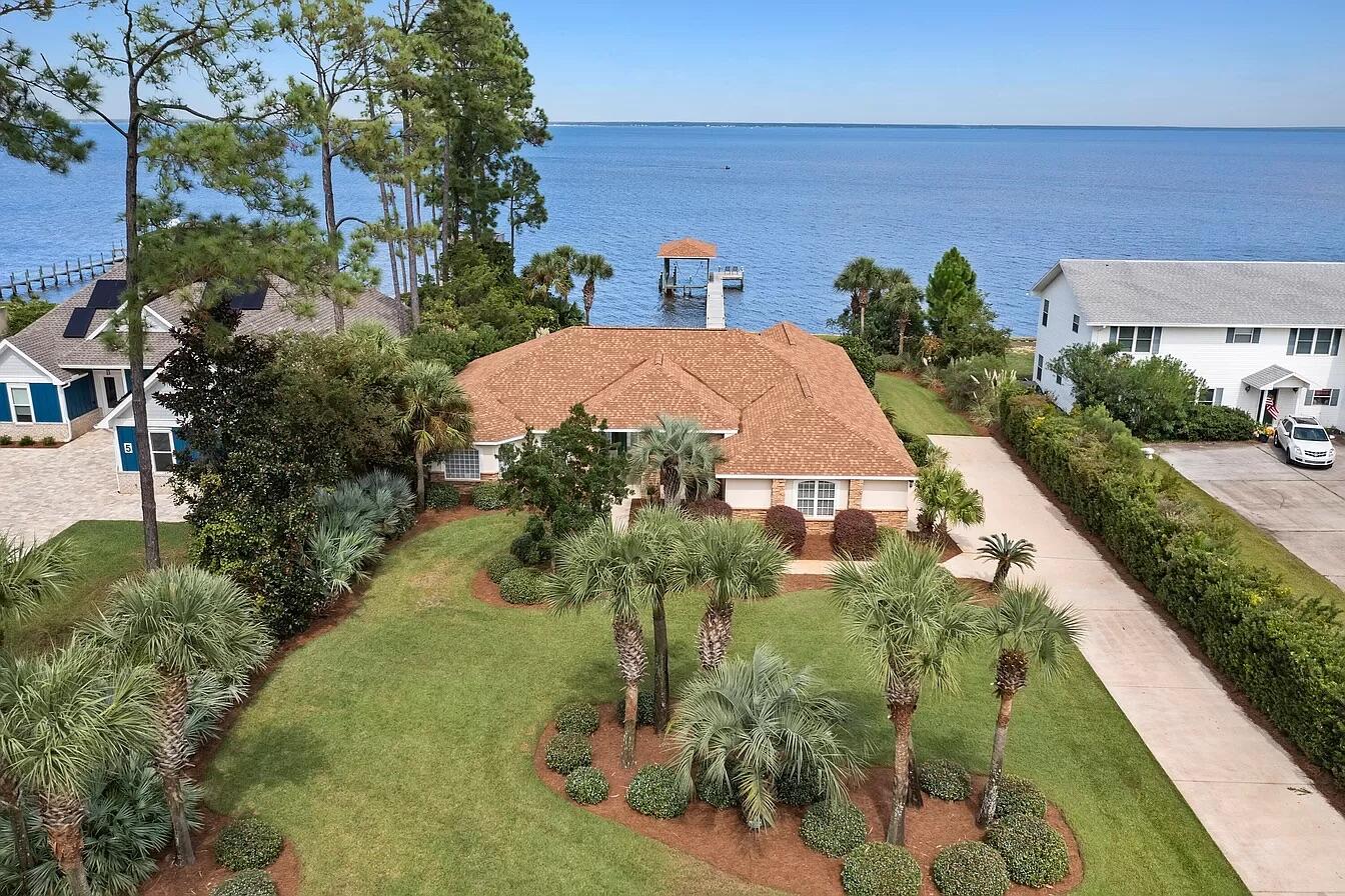 31 Bayshore Drive