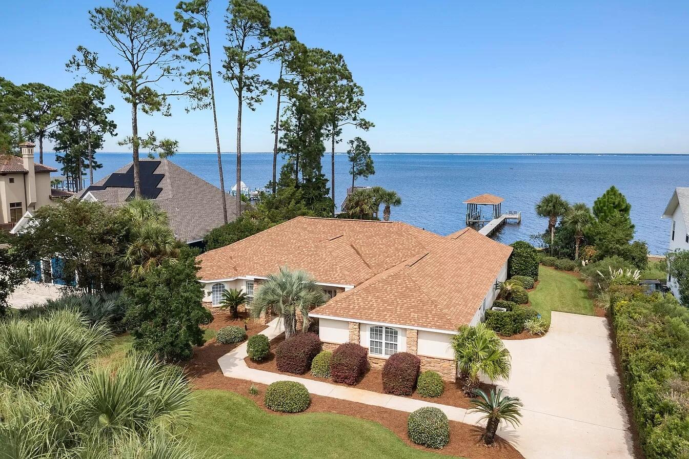 31 Bayshore Drive